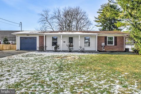Photo of 502 Oak Grove Drive, LANCASTER, PA 17601 (MLS # PALA2062216)