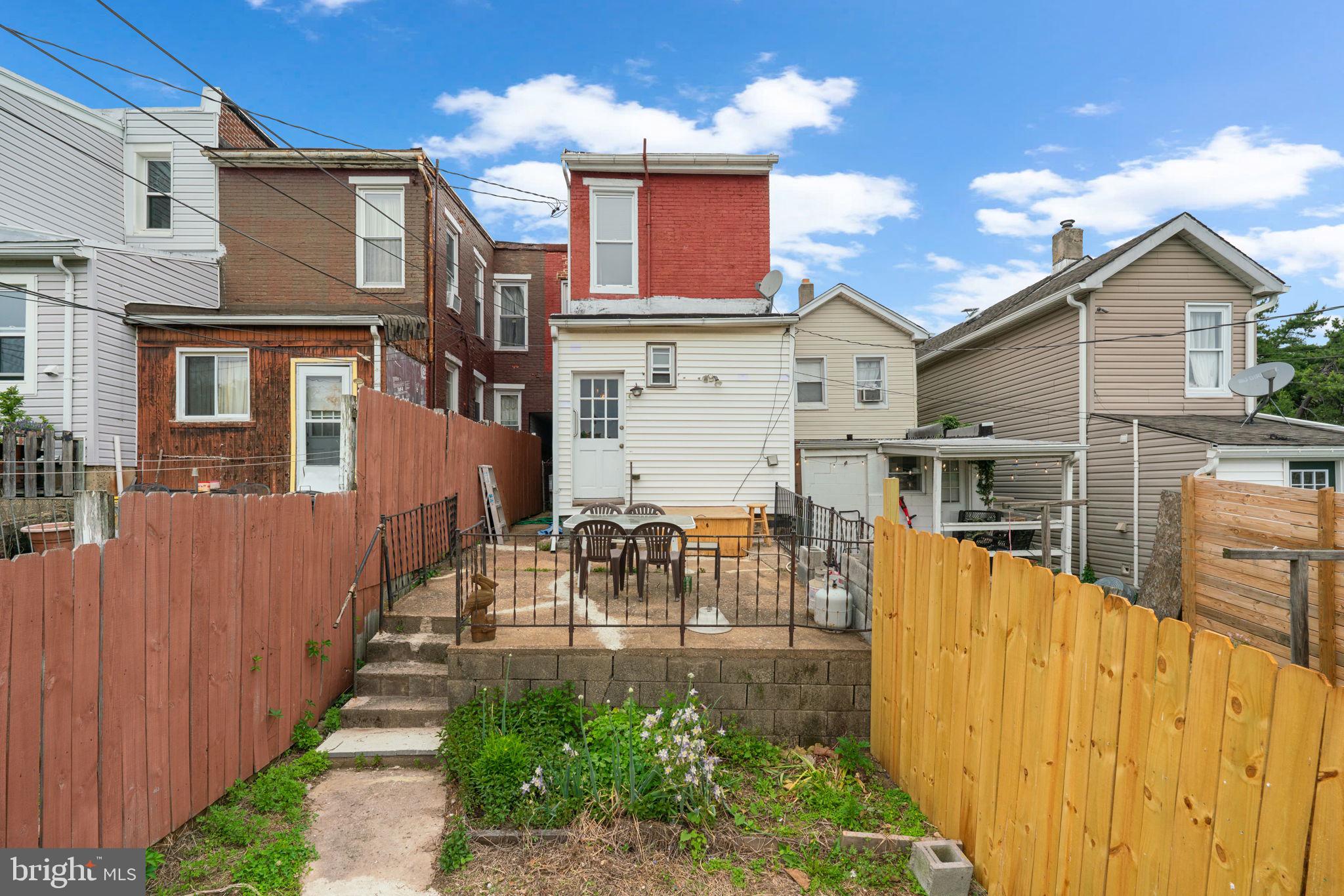 HAMPDEN HISTORIC DISTRICT - Residential