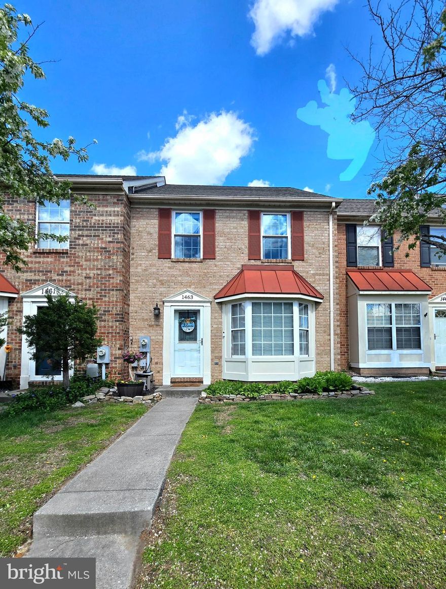 Take the time and tour this beautiful updated 2 story colonial....ready for you to call  home!
Come and enjoy sitting in the custom pallet wood sectional on the back deck listening to the sounds of the water.  
Sellers left no stone unturned....2019 replaced roof including plywood and sheathing,  2020 new deck off the kitchen, 2017 water heater, electric fireplace, new windows in primary bedroom, new flooring, all newer appliances including washer and dryer....so much more.  Stoney Beach is a waterfront/waterview community offering a community swimming pool, tot lot, dog park and more