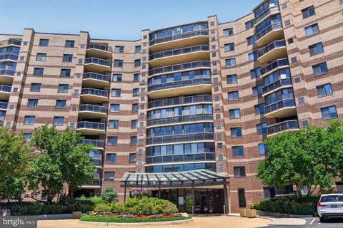 Photo of 8350 Greensboro Drive #608, MCLEAN, VA 22102 (MLS # VAFX2334806)