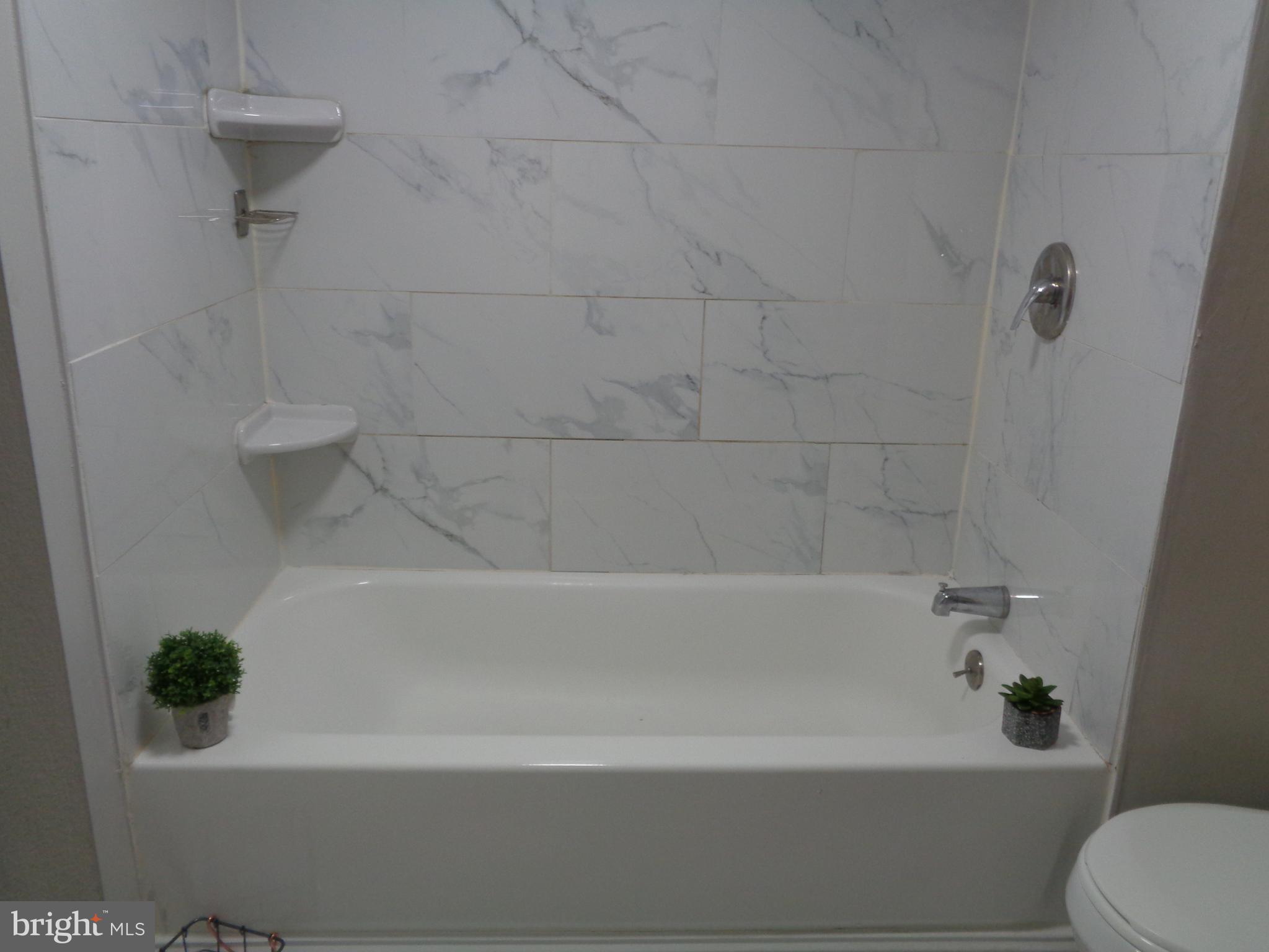 MIDDLE RIVER - Residential