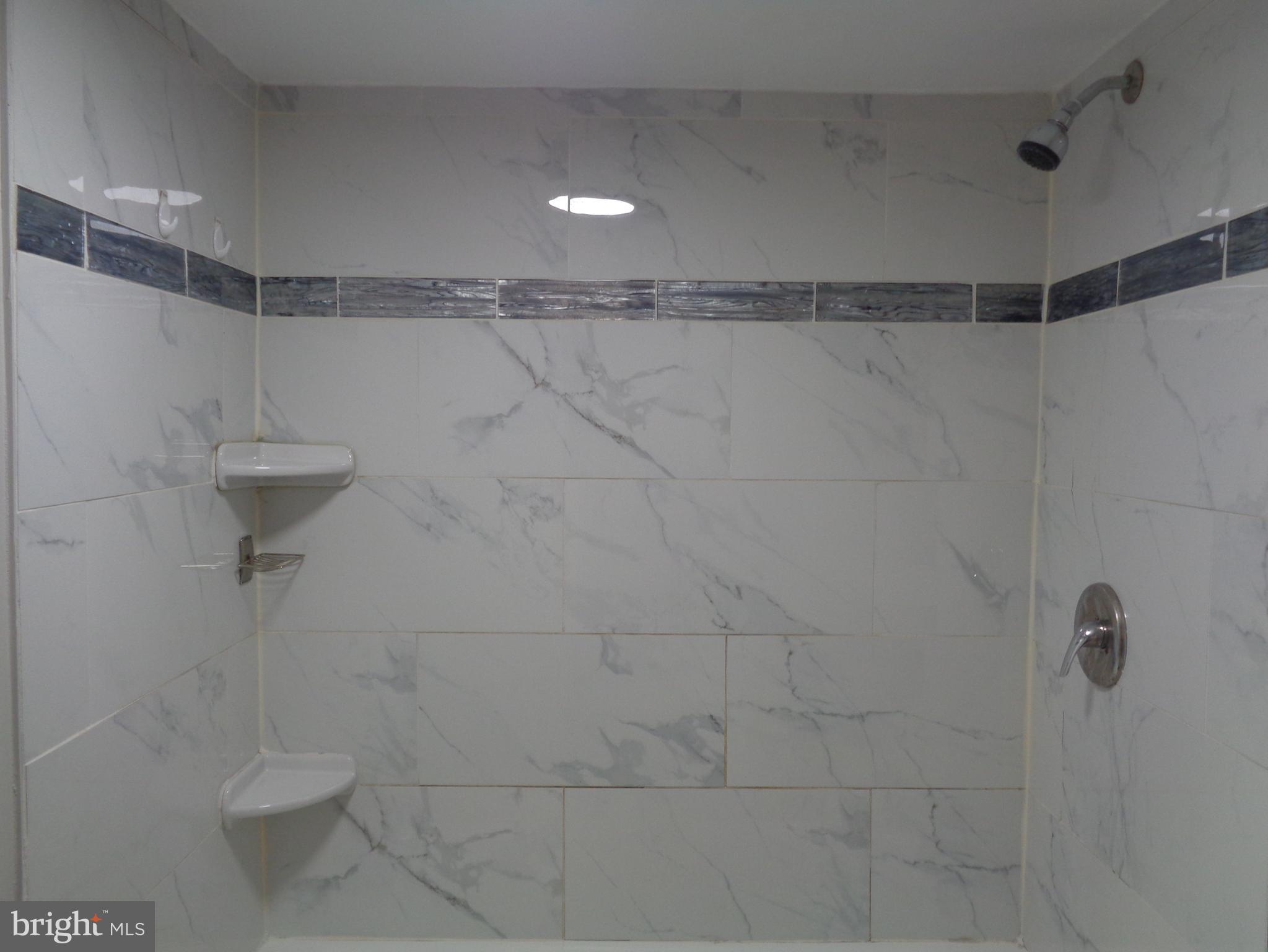 MIDDLE RIVER - Residential