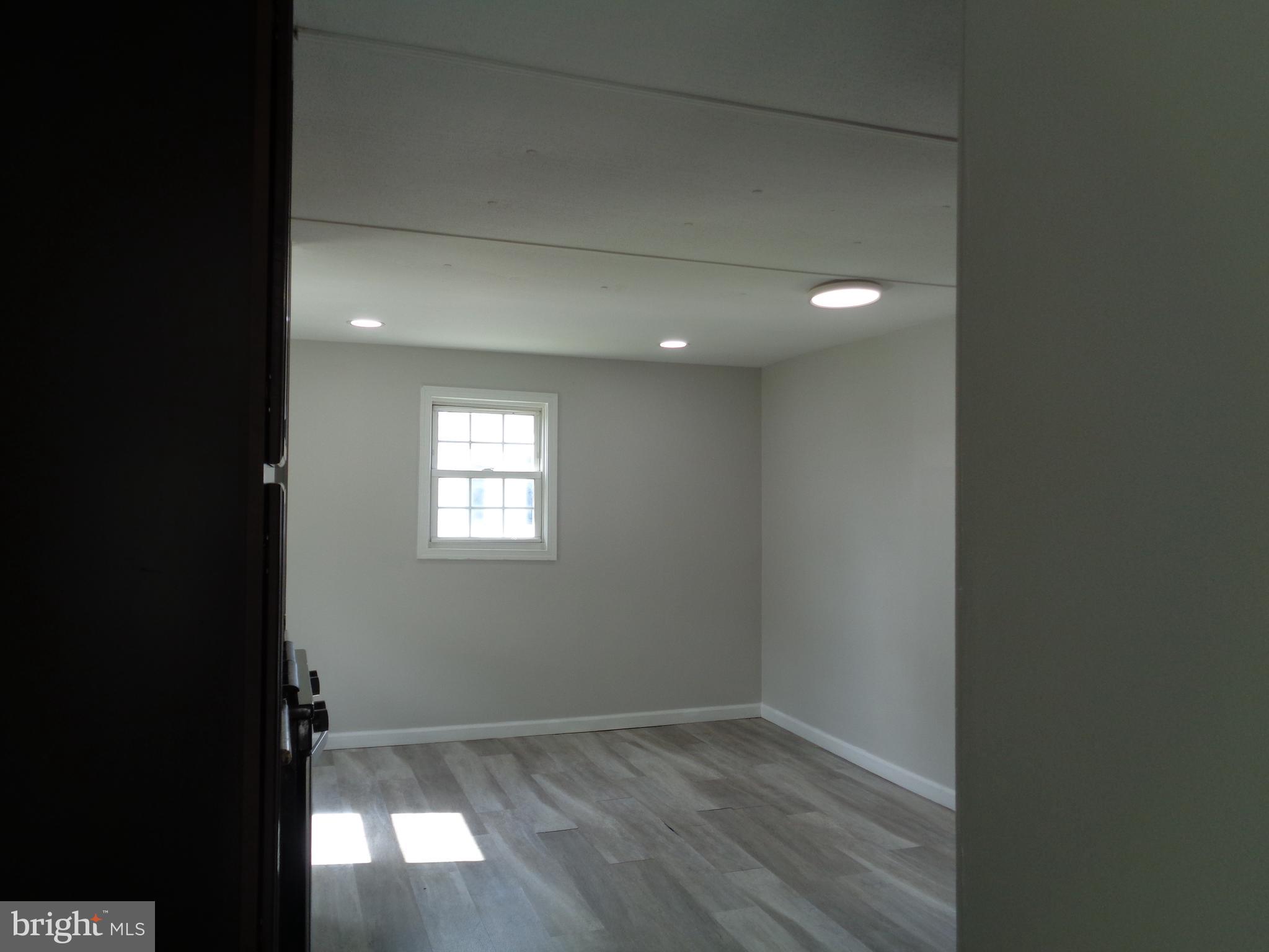 MIDDLE RIVER - Residential