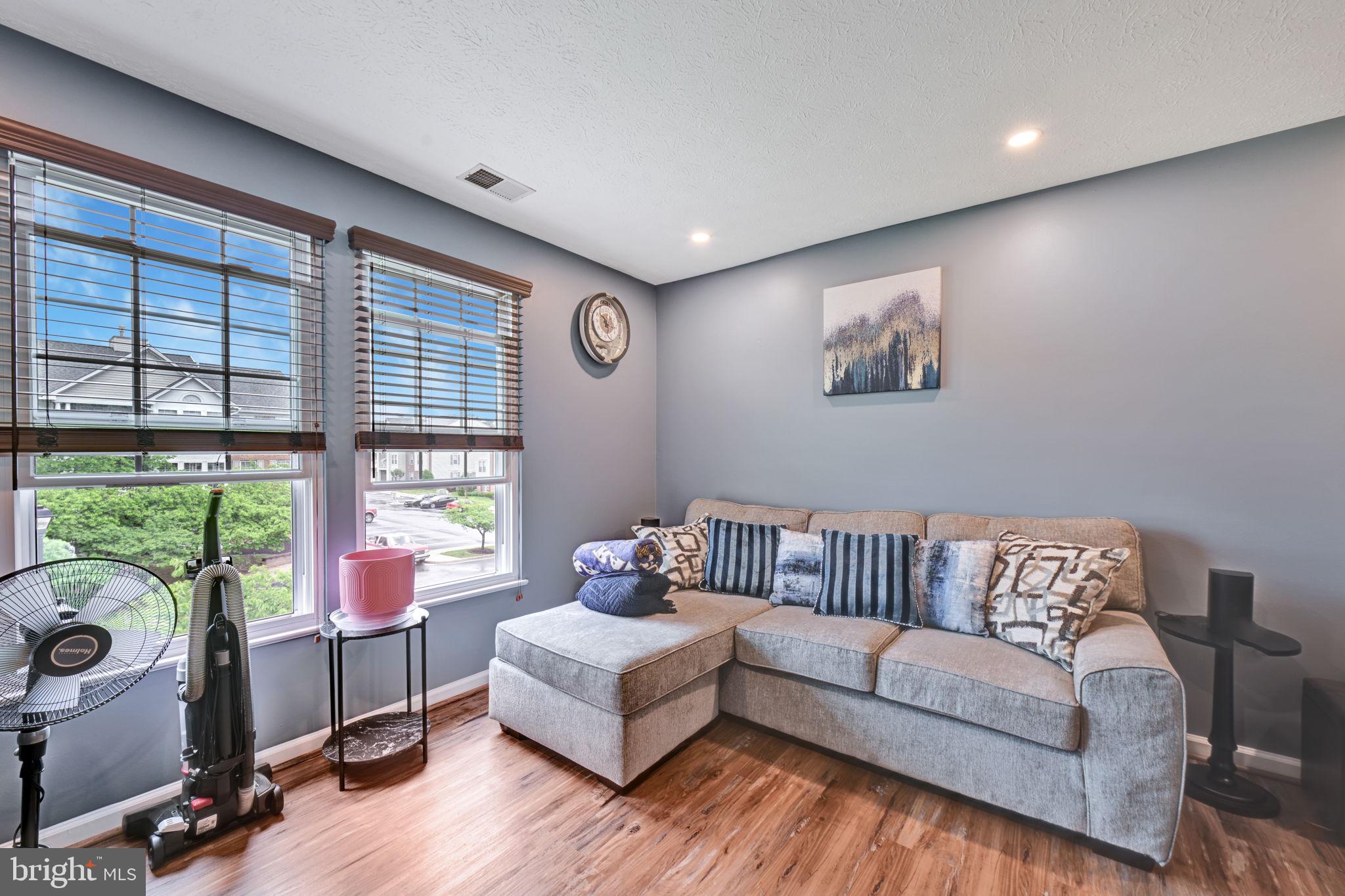 PINEY ORCHARD - Residential