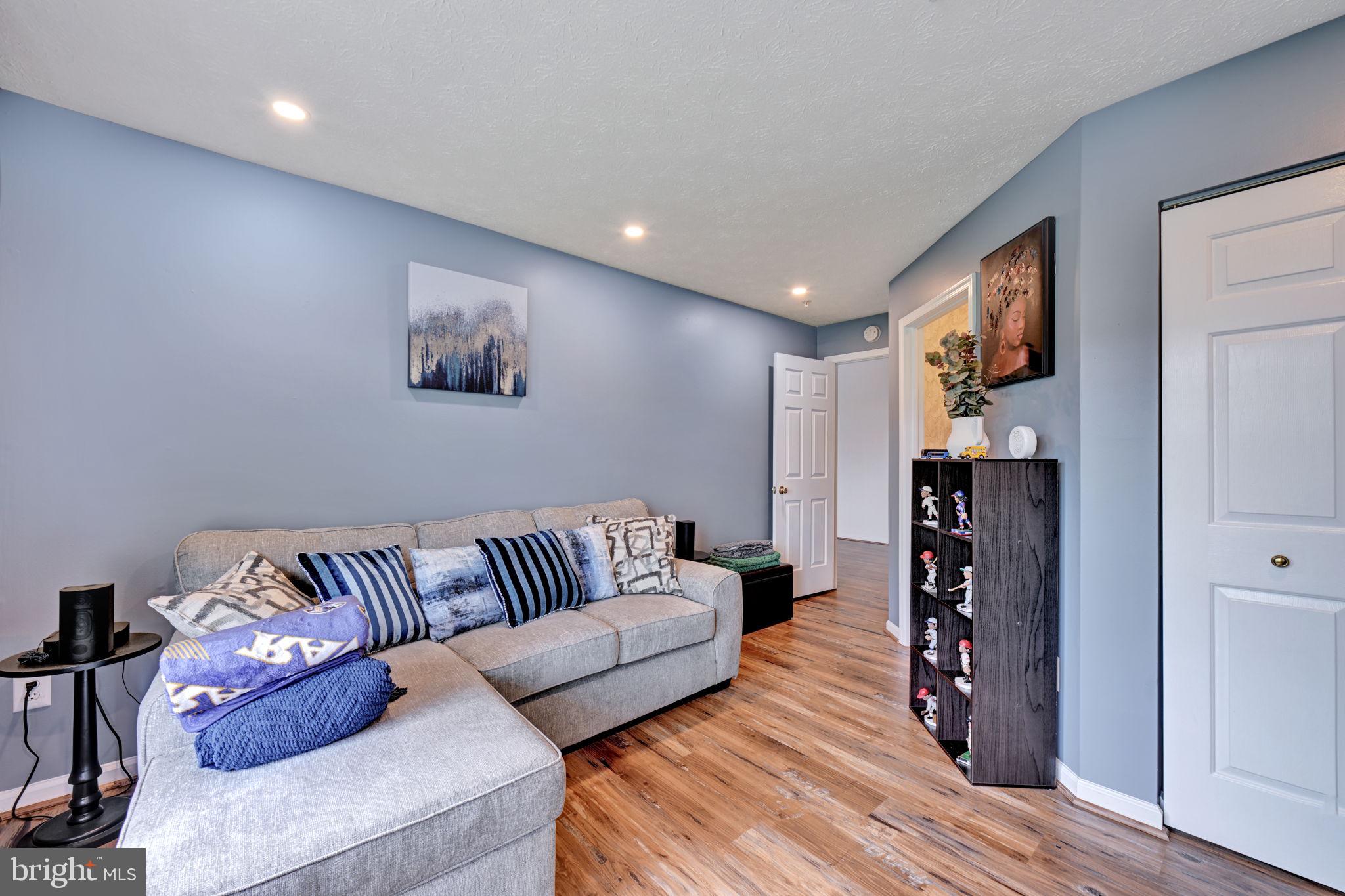 PINEY ORCHARD - Residential