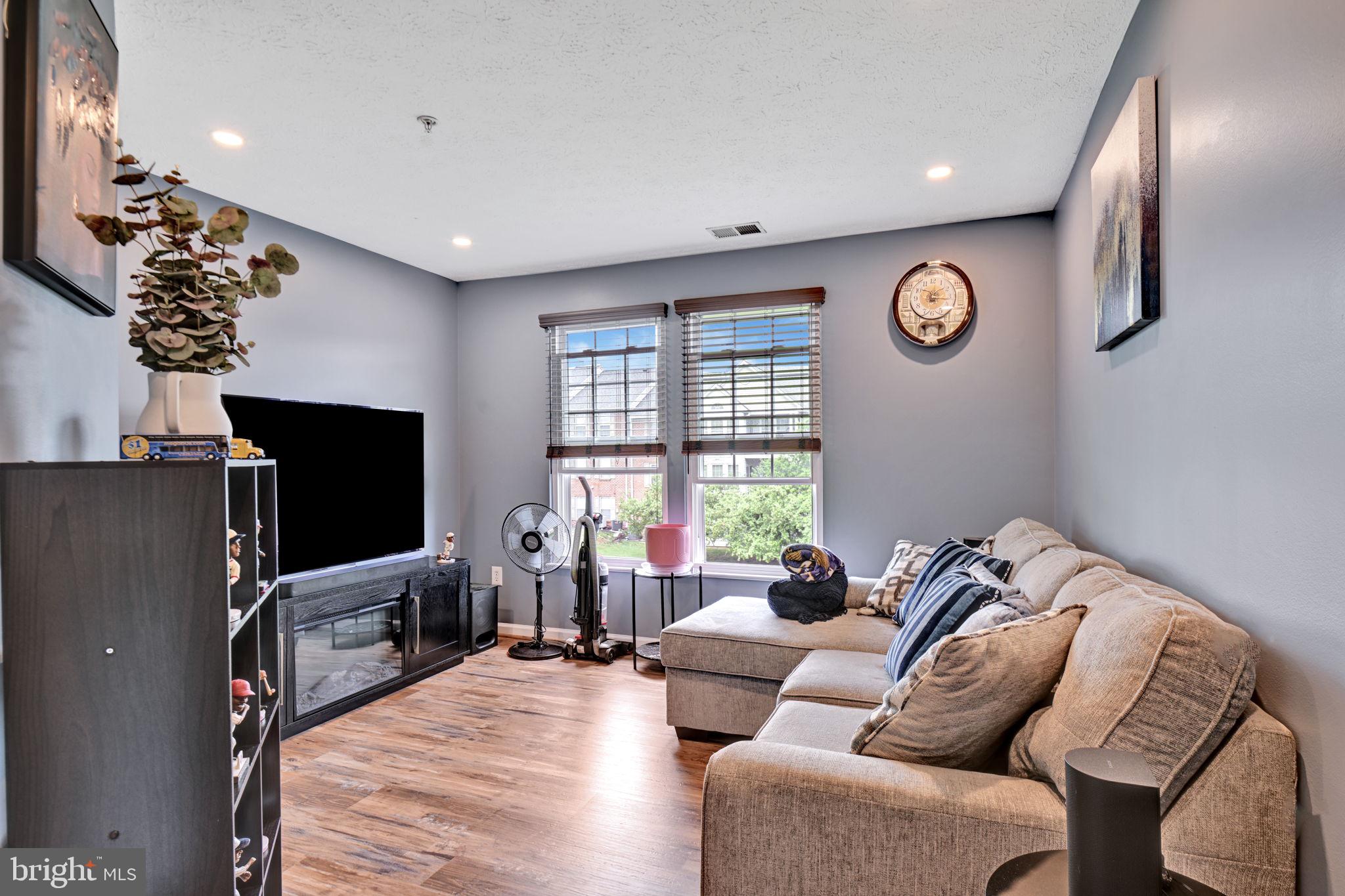 PINEY ORCHARD - Residential