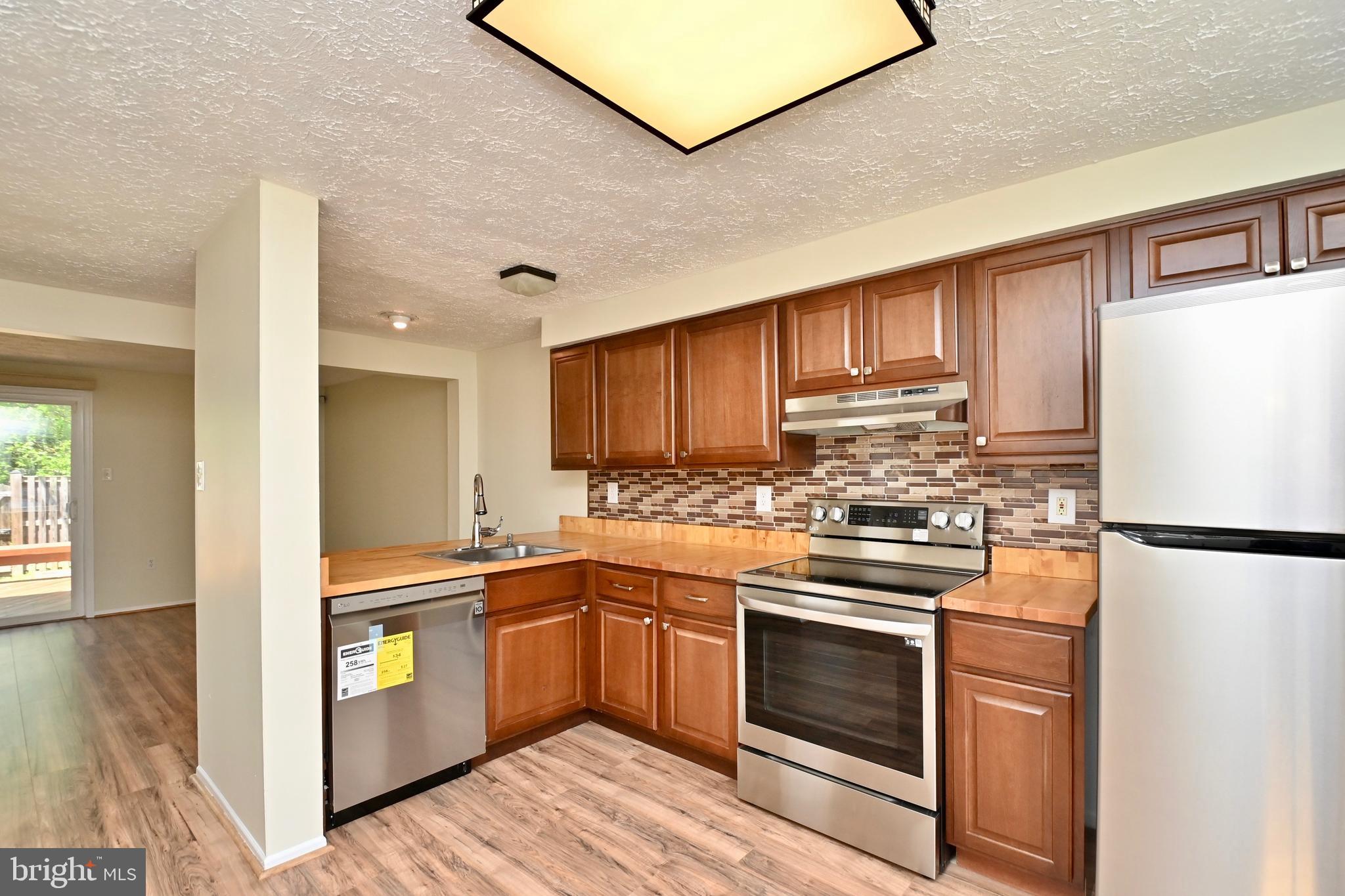 WHITE OAK VILLAGE SUB - Residential Lease