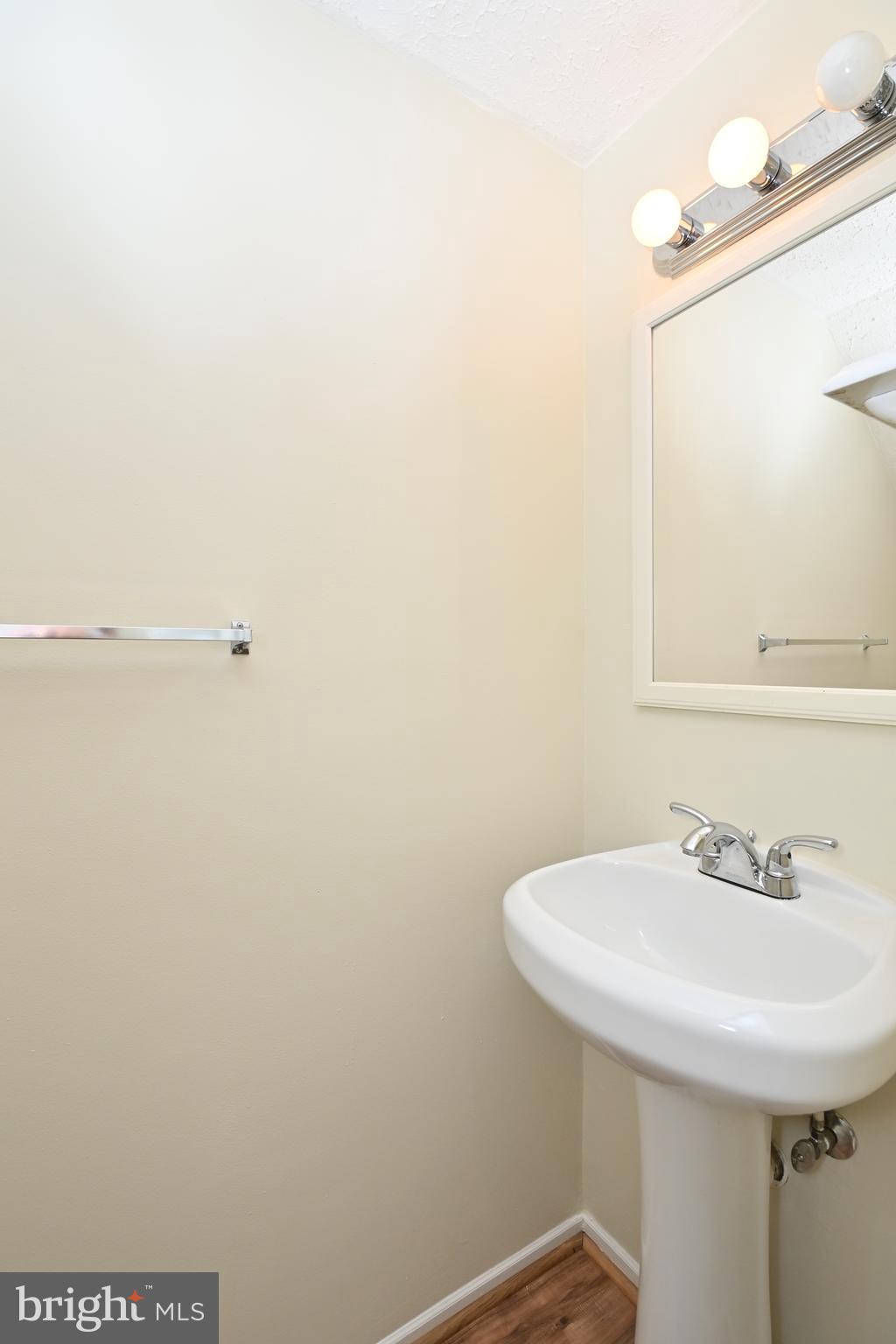 WHITE OAK VILLAGE SUB - Residential Lease