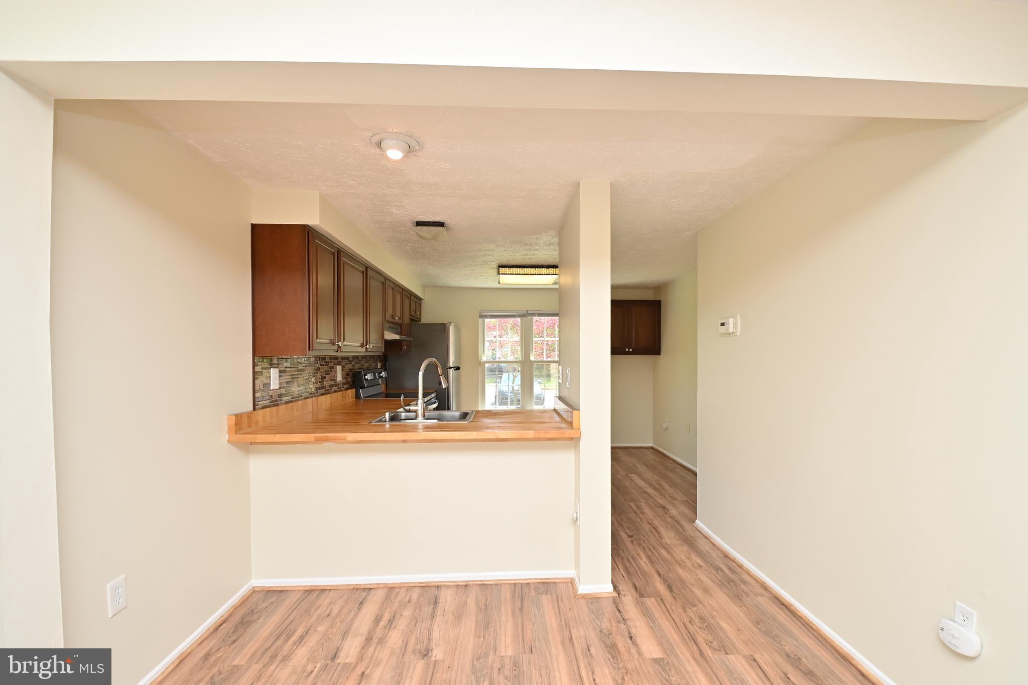 WHITE OAK VILLAGE SUB - Residential Lease