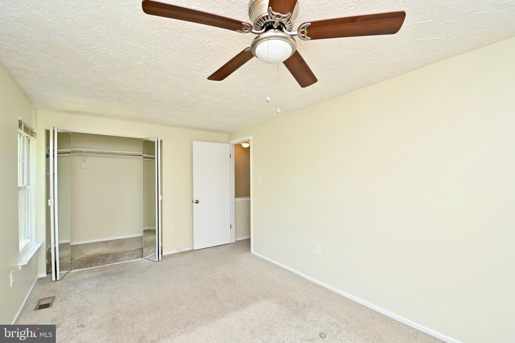 WHITE OAK VILLAGE SUB - Residential Lease