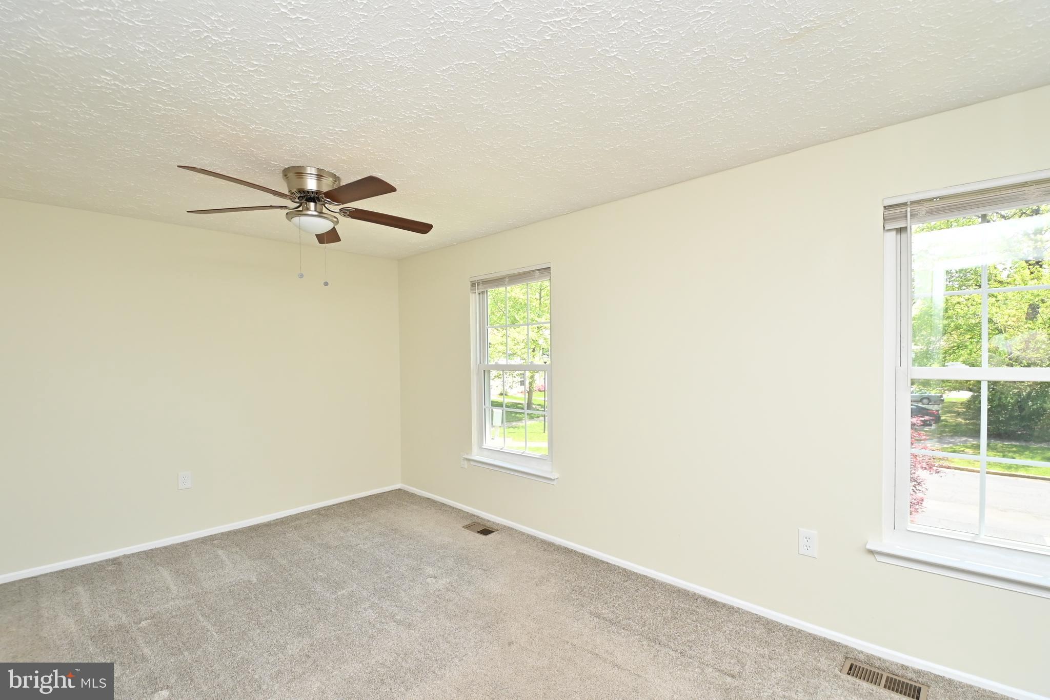 WHITE OAK VILLAGE SUB - Residential Lease