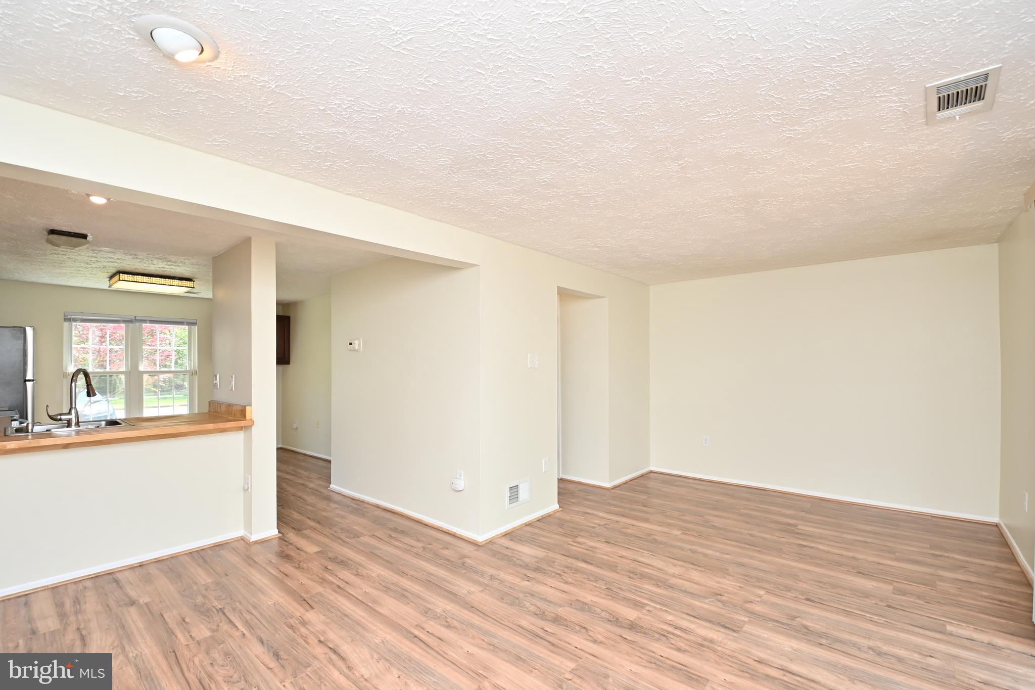 WHITE OAK VILLAGE SUB - Residential Lease