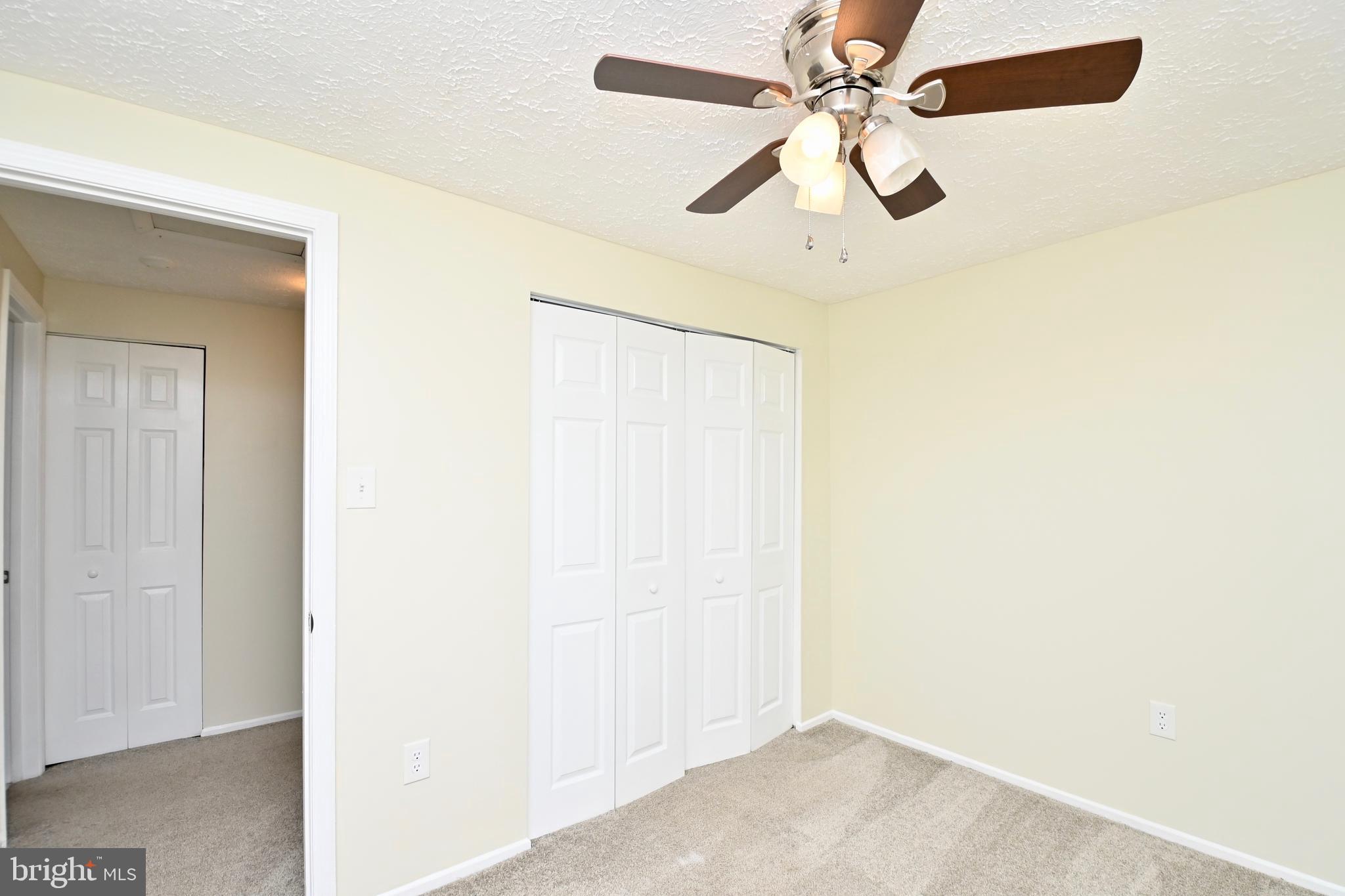 WHITE OAK VILLAGE SUB - Residential Lease