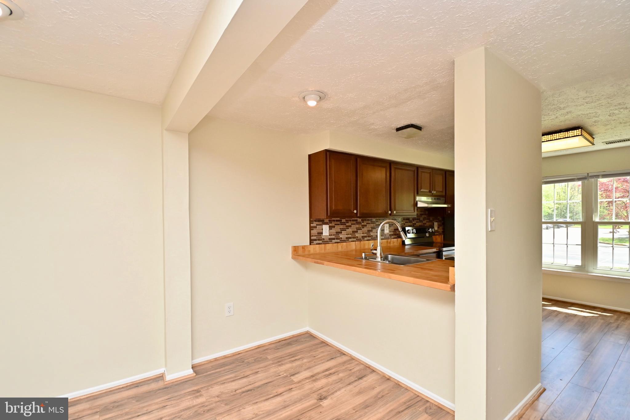 WHITE OAK VILLAGE SUB - Residential Lease