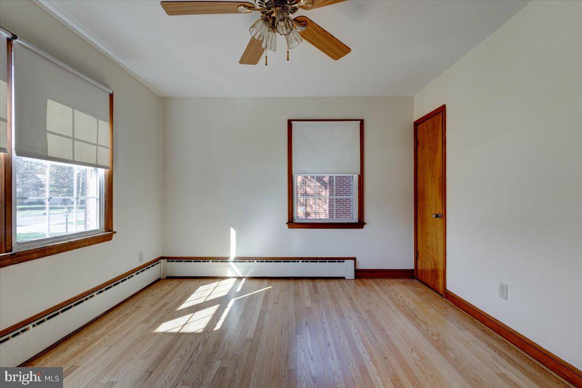 LIVINGSTON OAKS - Residential Lease