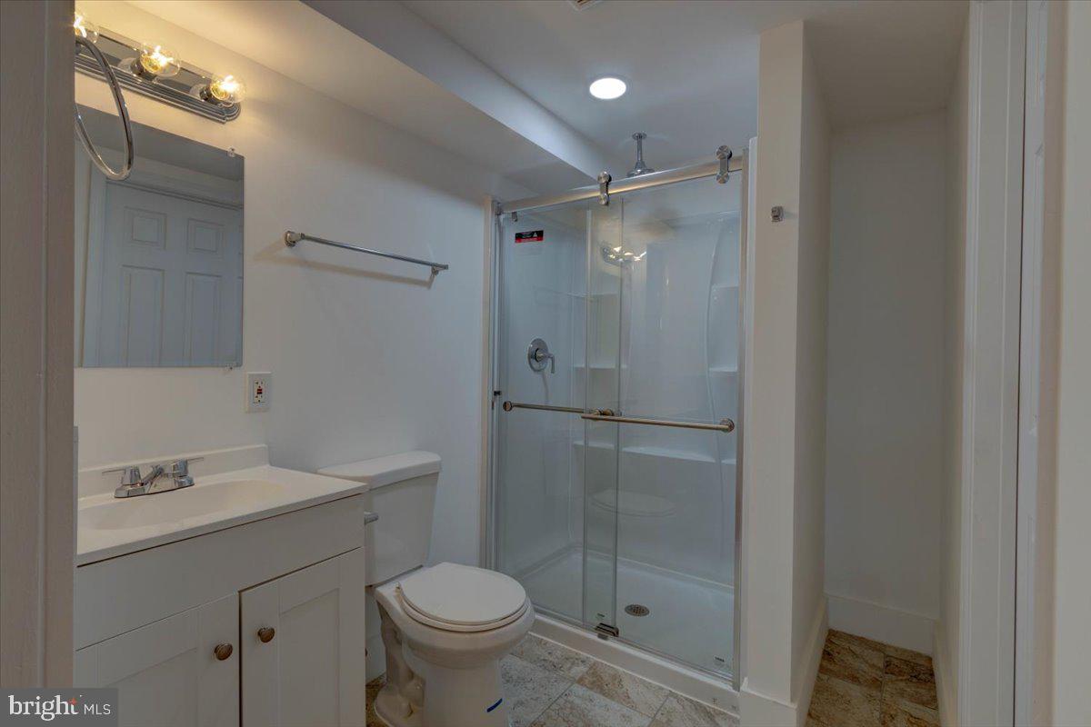 LIVINGSTON OAKS - Residential Lease