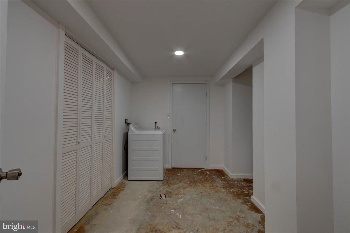 LIVINGSTON OAKS - Residential Lease