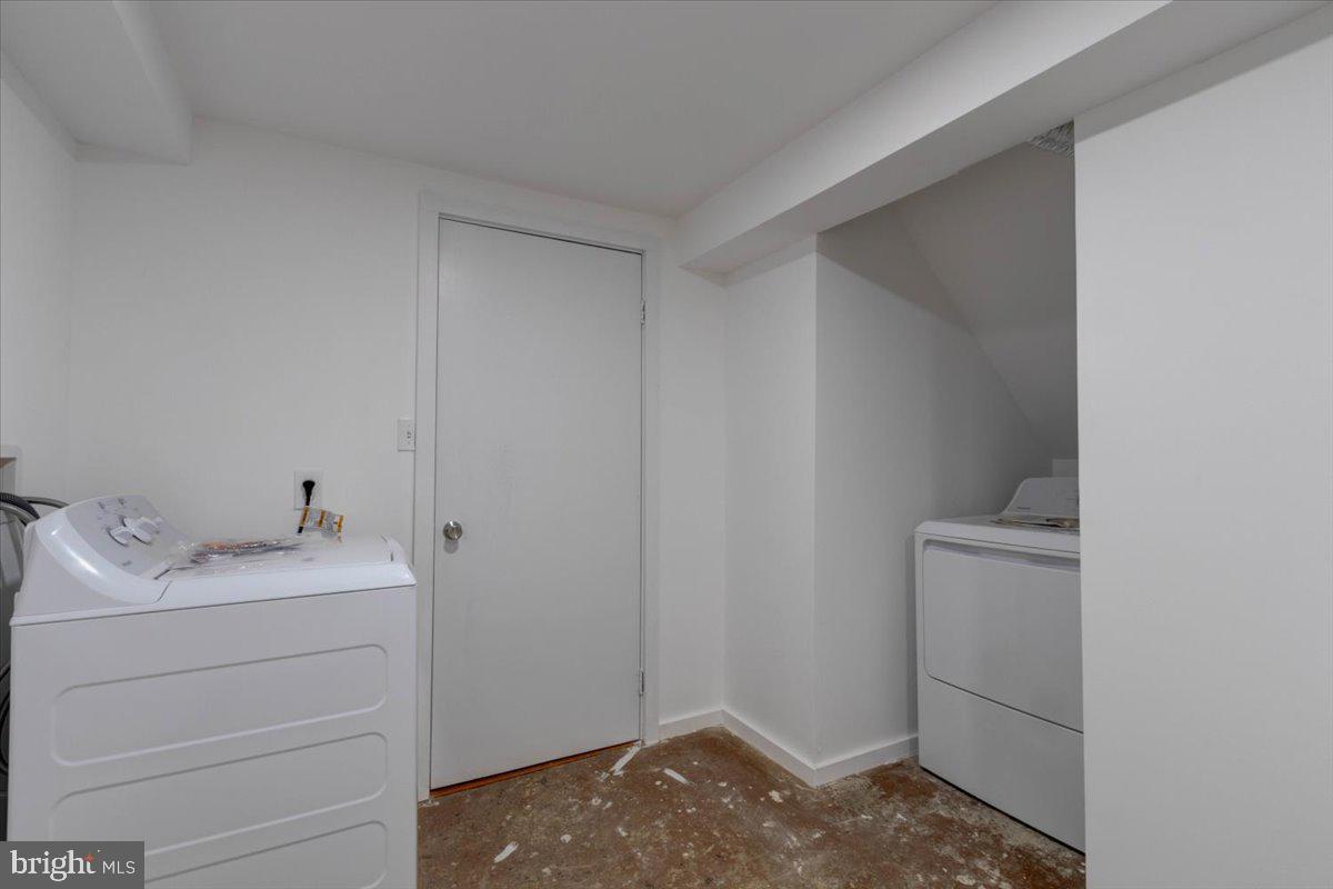 LIVINGSTON OAKS - Residential Lease