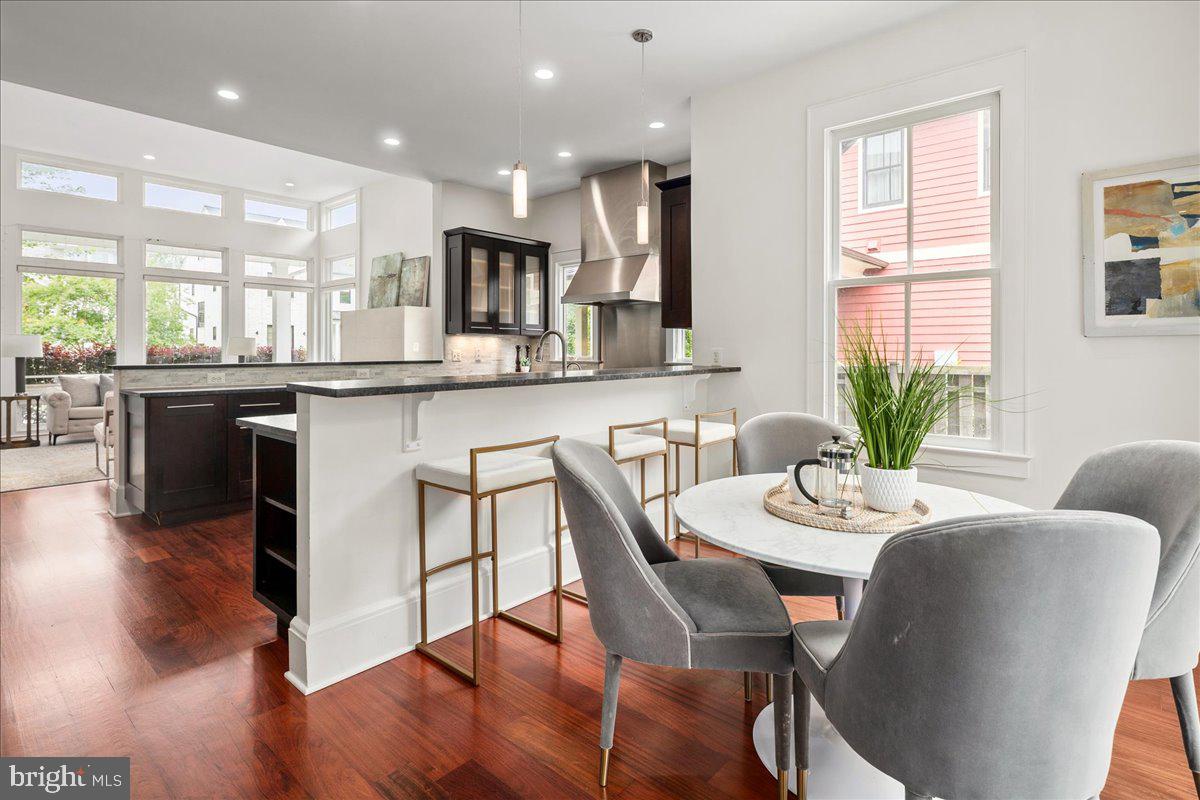 LYON VILLAGE - Residential