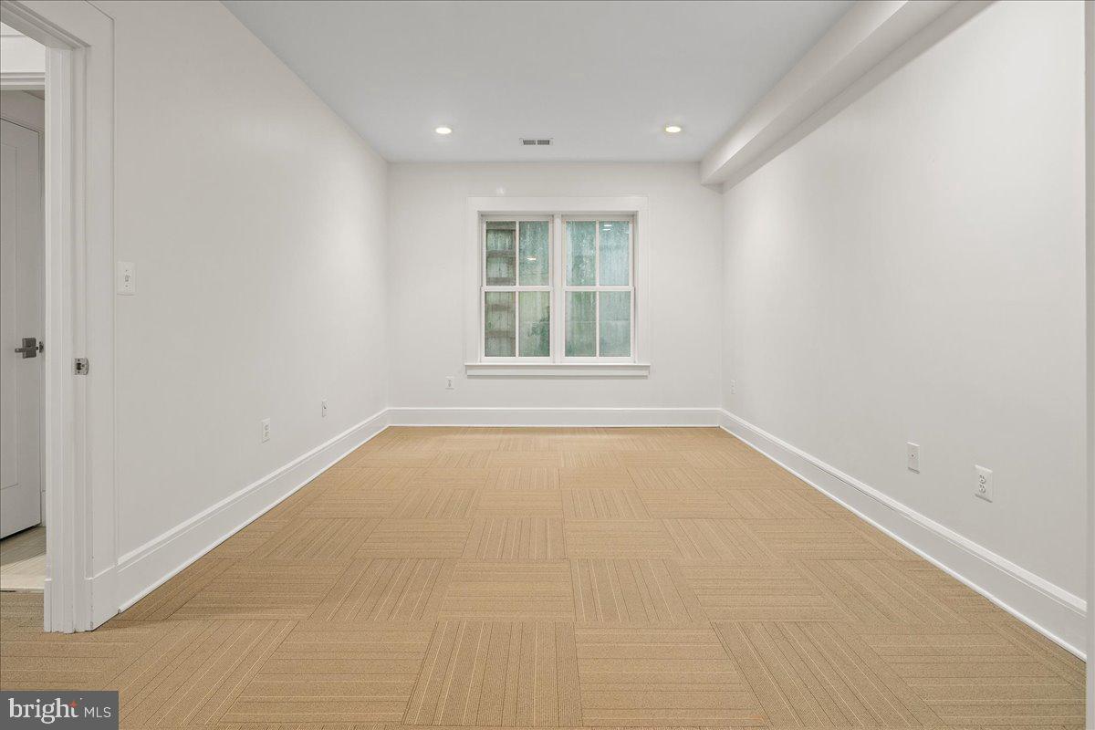 LYON VILLAGE - Residential