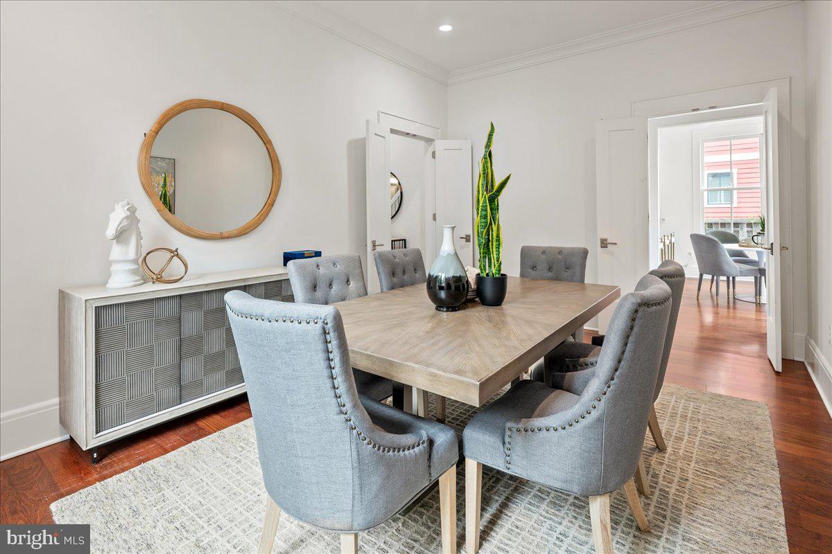 LYON VILLAGE - Residential