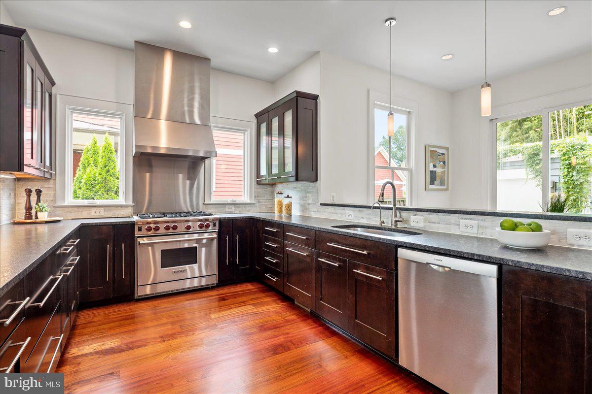 LYON VILLAGE - Residential