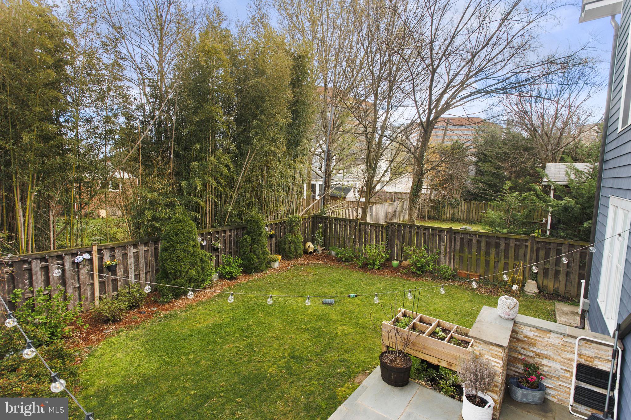 LYON VILLAGE - Residential