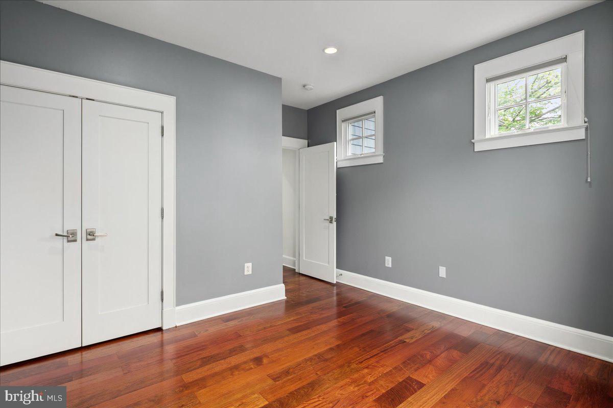 LYON VILLAGE - Residential