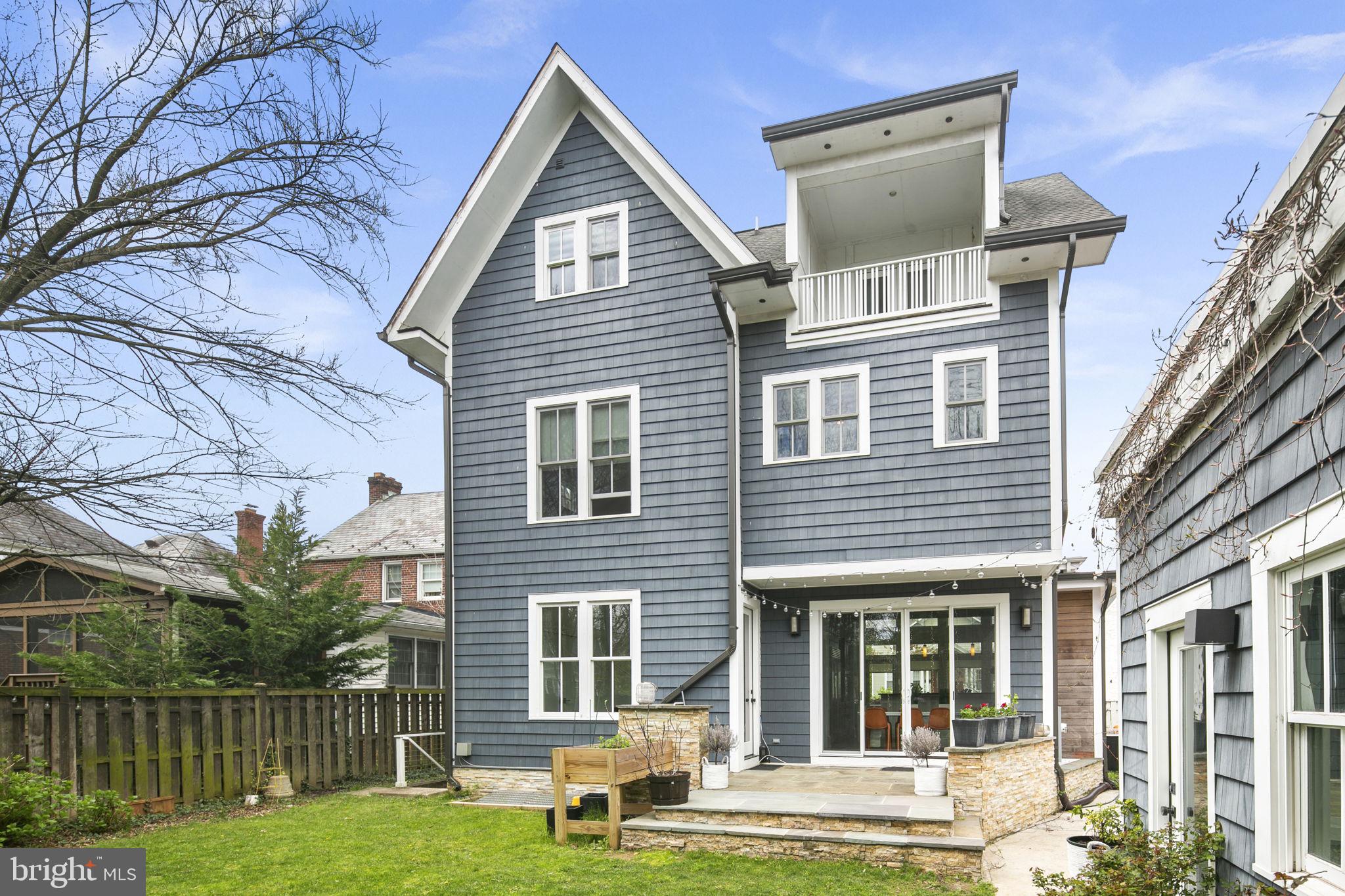 LYON VILLAGE - Residential