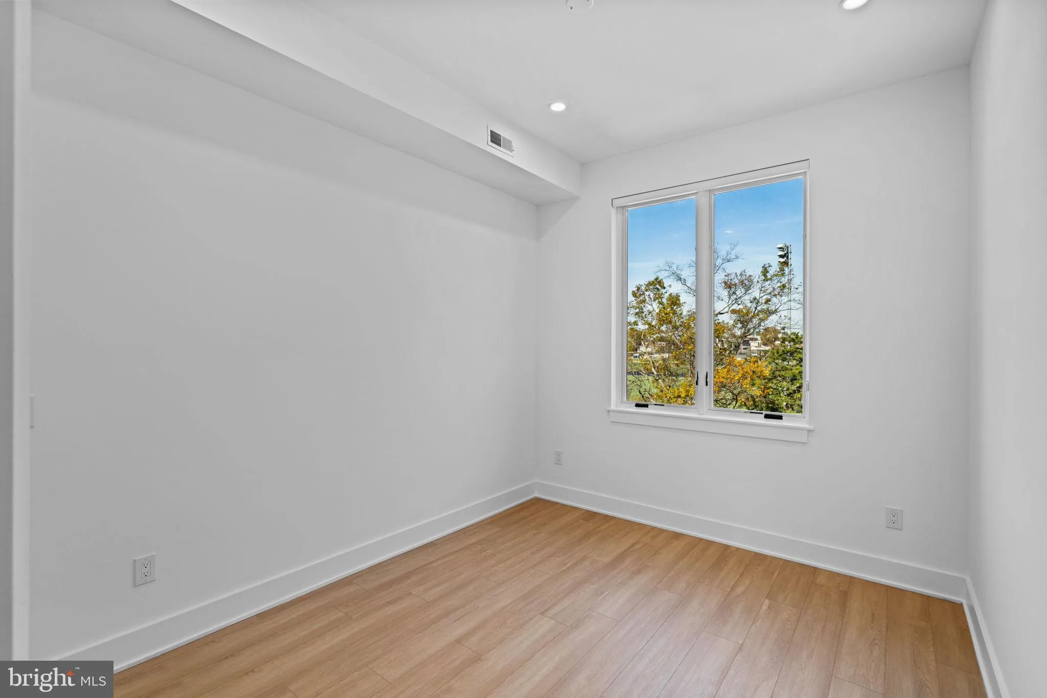 Philadelphia, Pennsylvania 19104, United States, 2 Bedrooms Bedrooms, ,2 BathroomsBathrooms,Residential,Active,104053