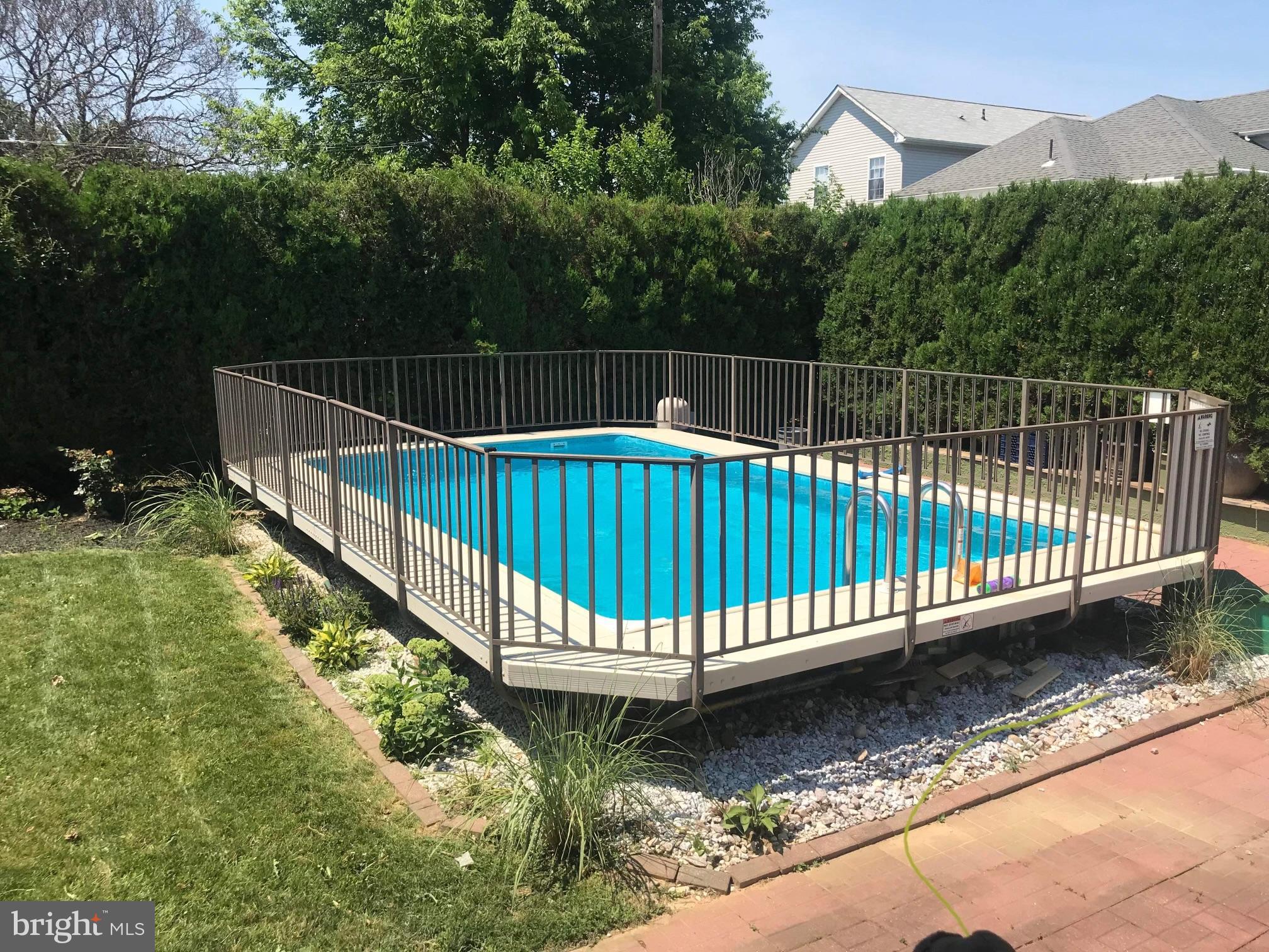 CASTOR GARDENS - Residential