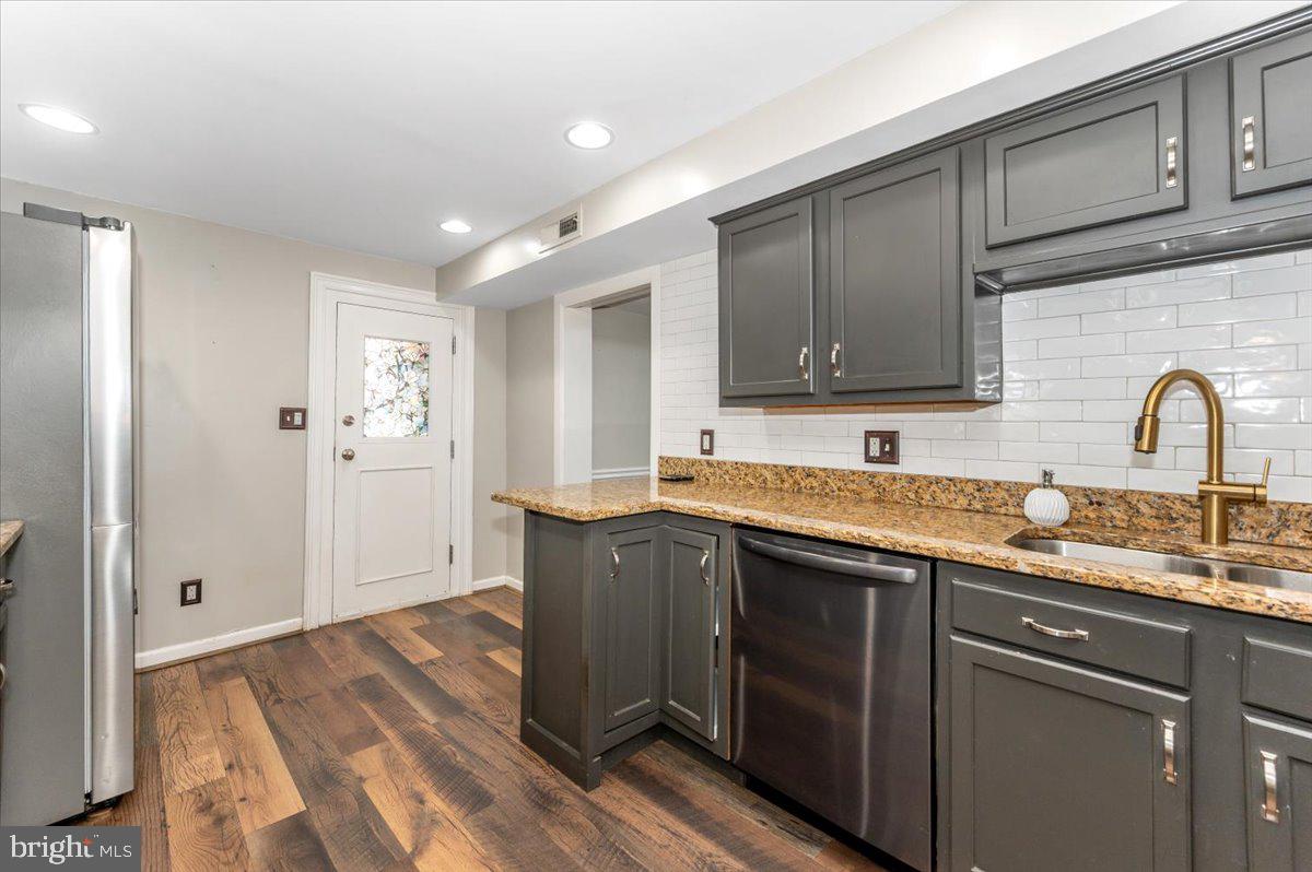 BRUNSWICK - Residential