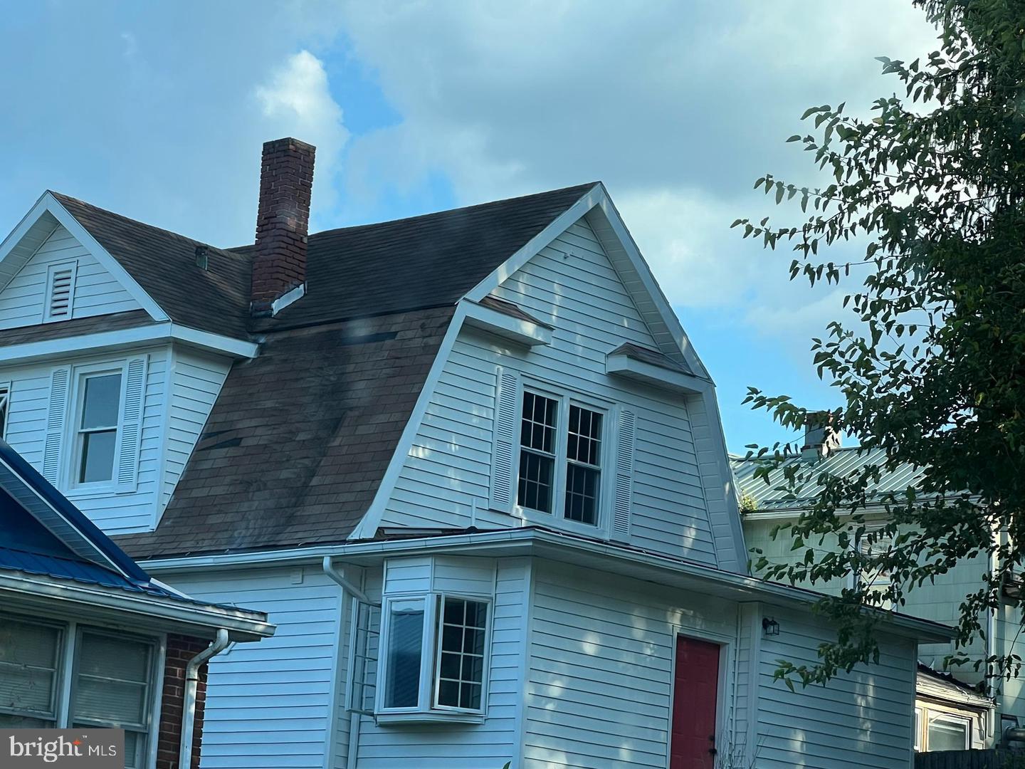 225 VINE STREET
