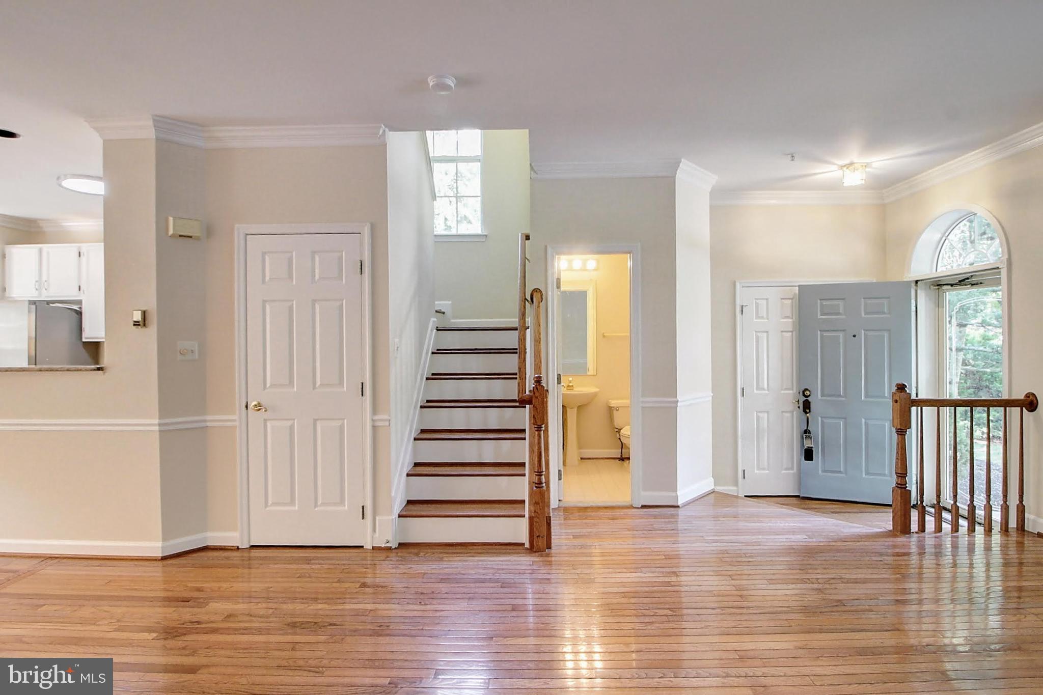 8864 BRIARCLIFF LANE