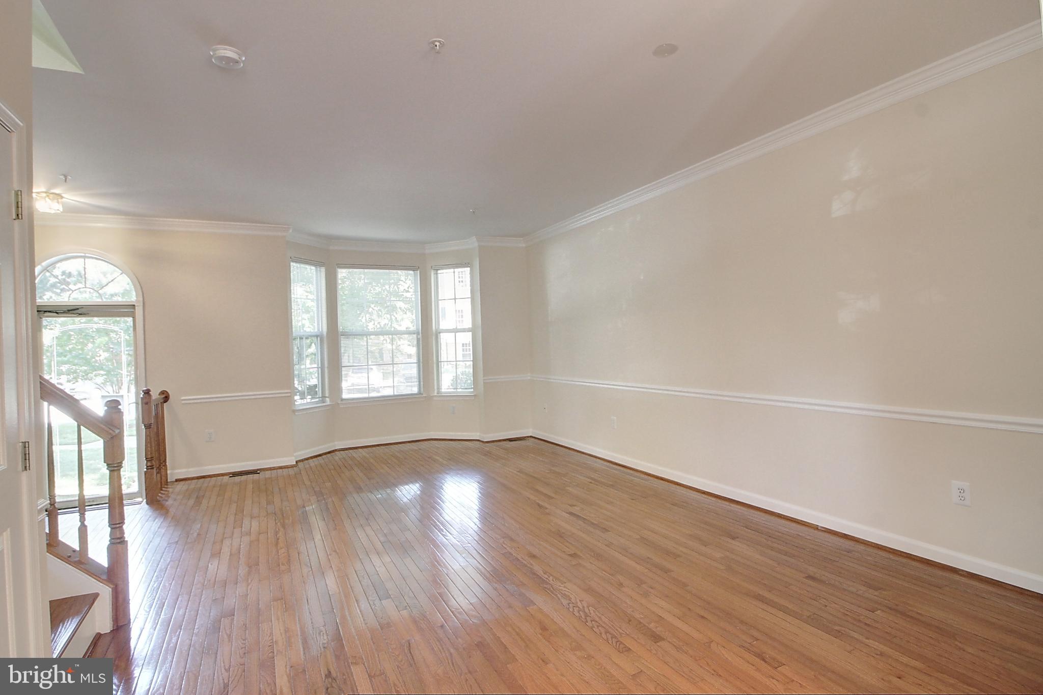 8864 BRIARCLIFF LANE