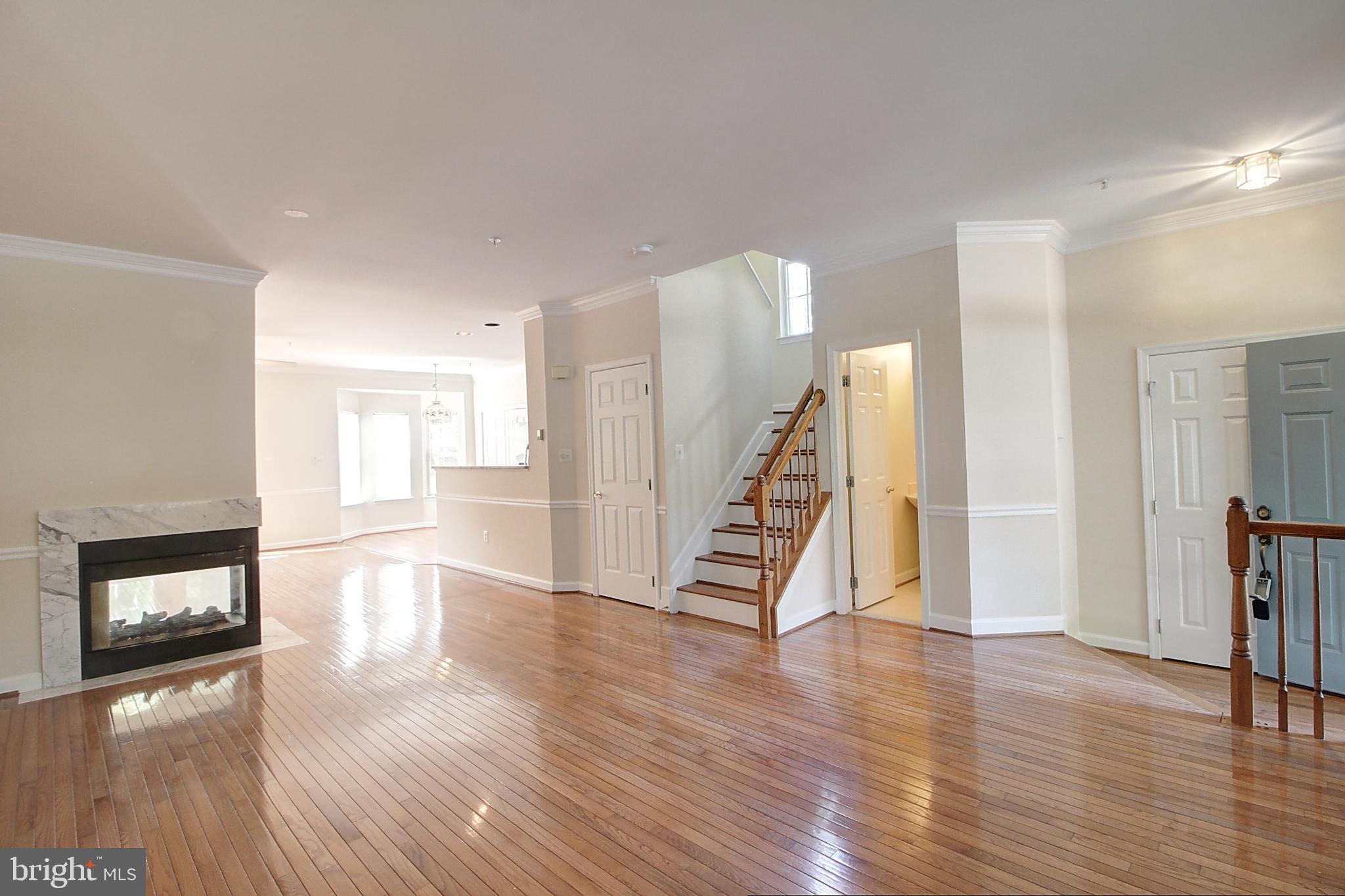 8864 BRIARCLIFF LANE