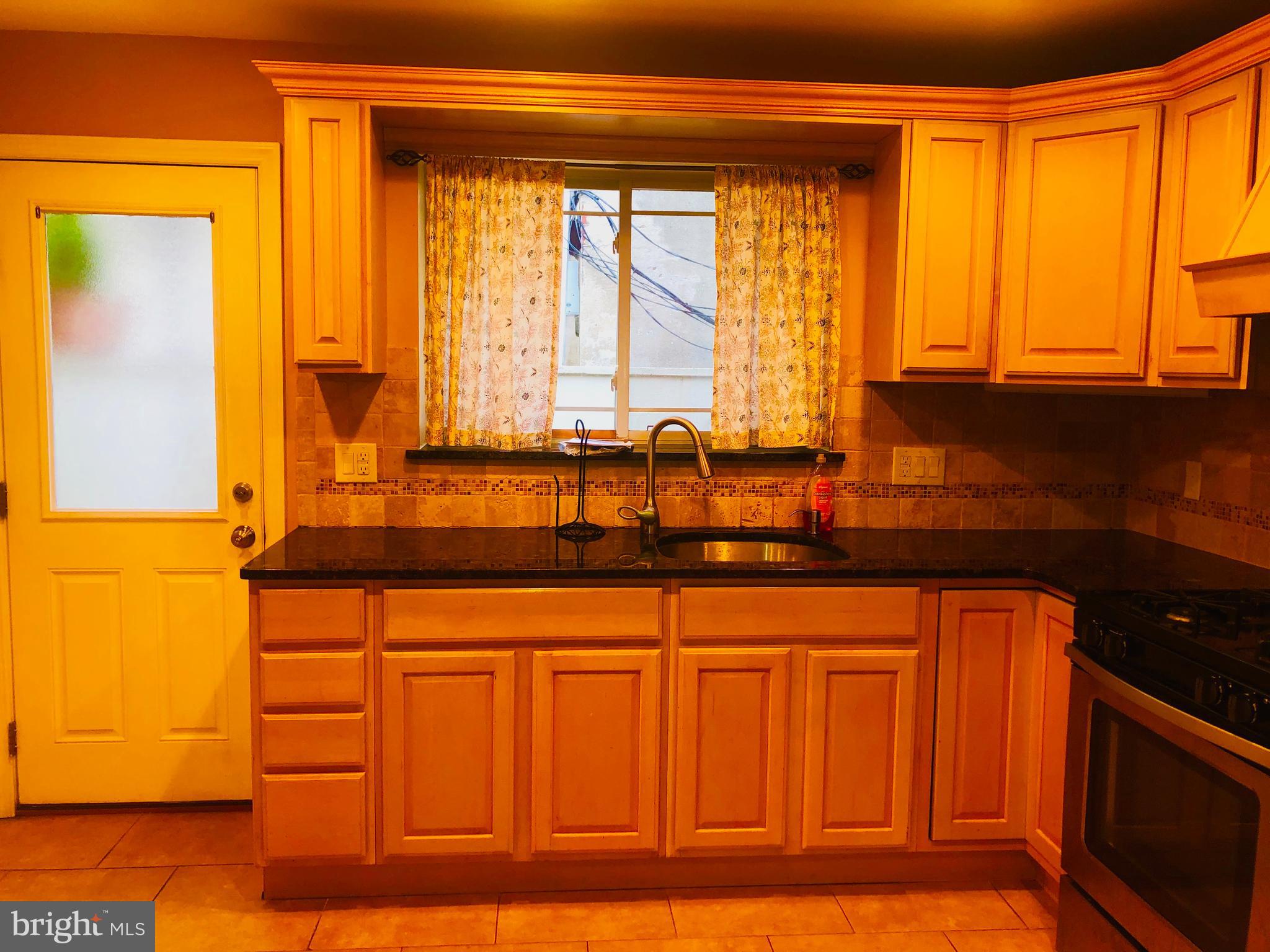 2041 S BANCROFT STREET