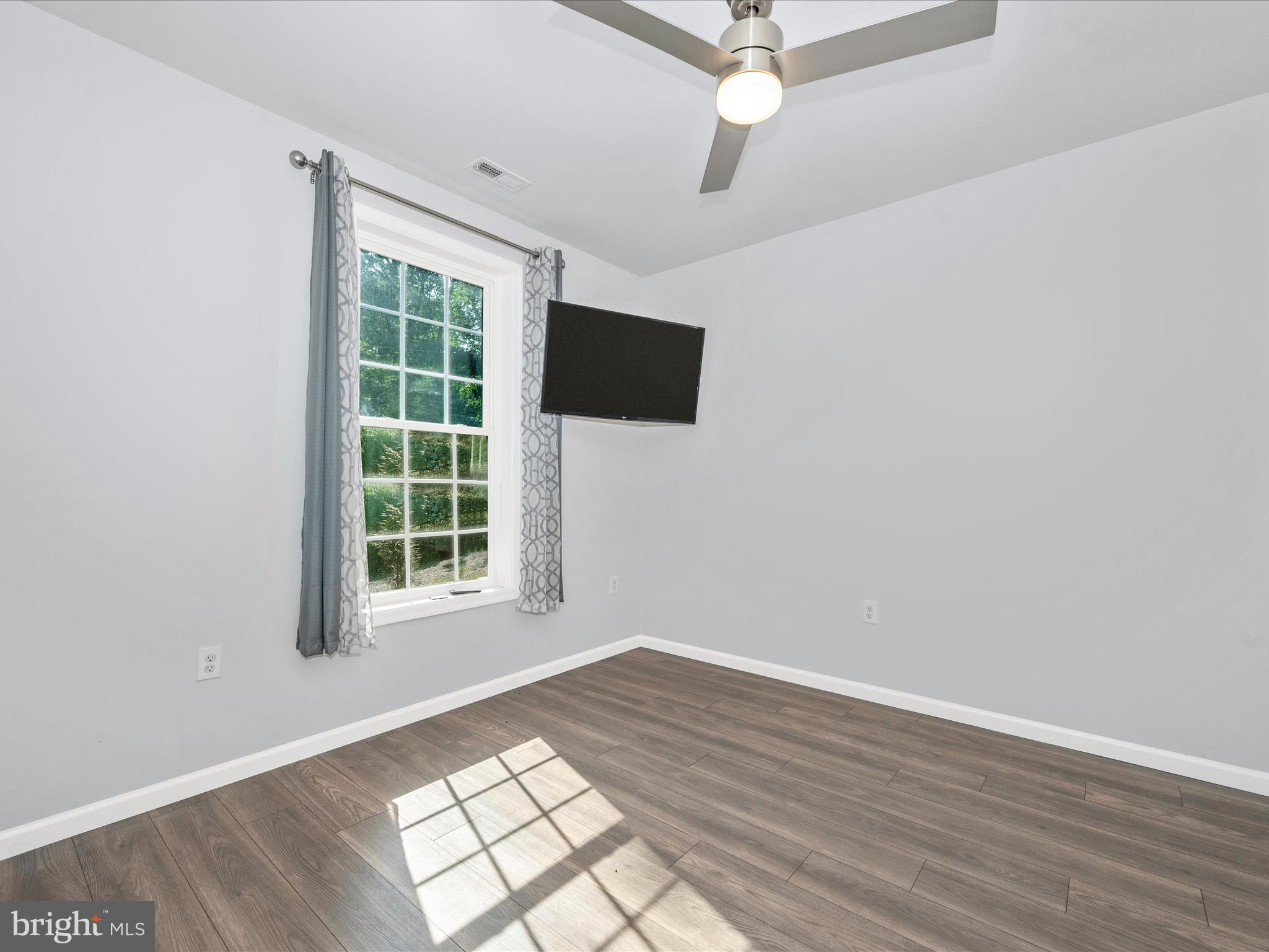 KEYES FERRY ACRES - Residential