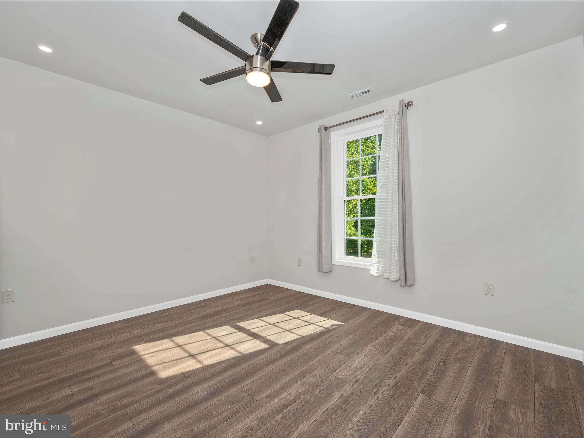 KEYES FERRY ACRES - Residential