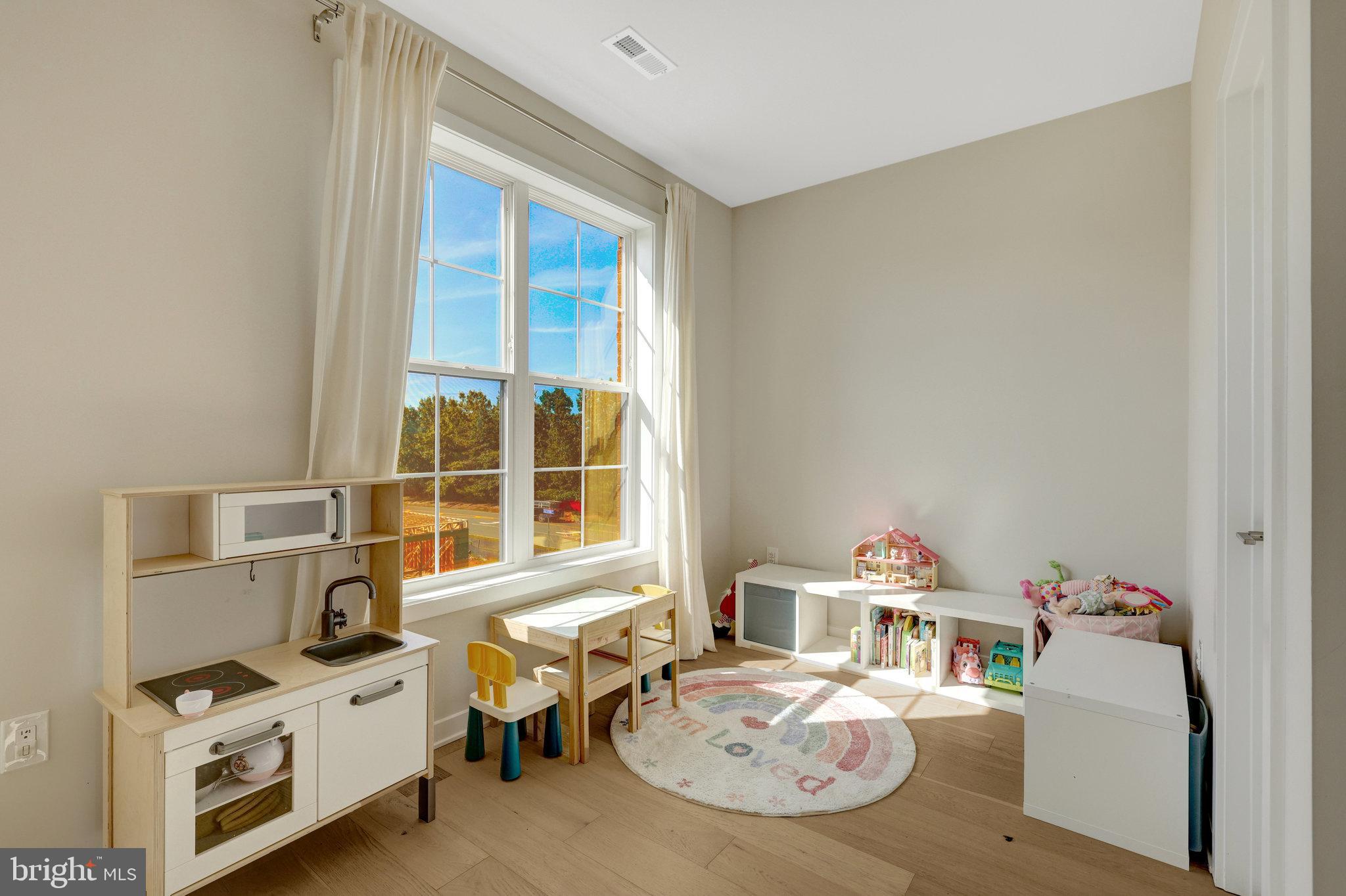 METRO WALK AT MOOREFIELD STATION - Residential