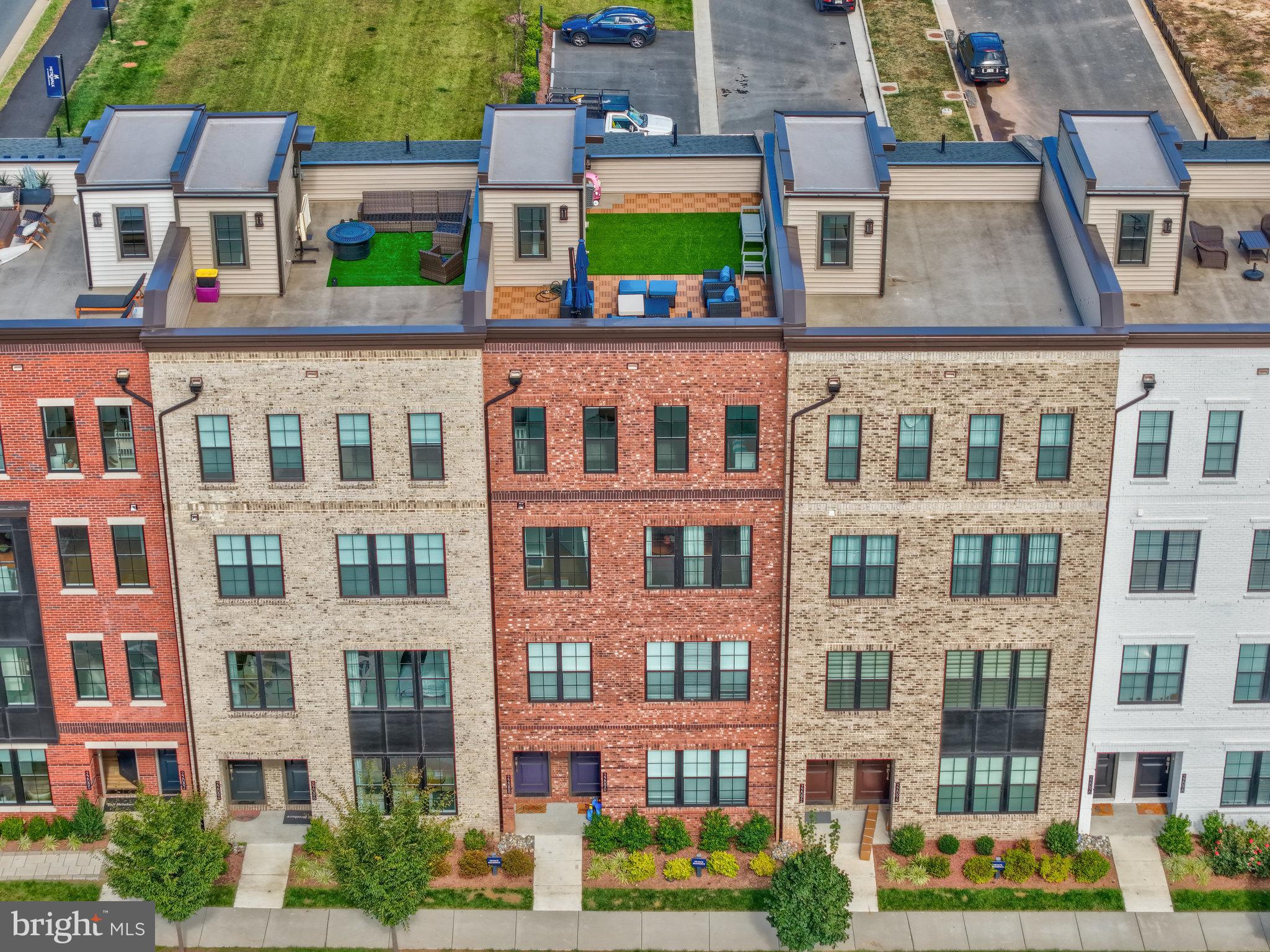 METRO WALK AT MOOREFIELD STATION - Residential