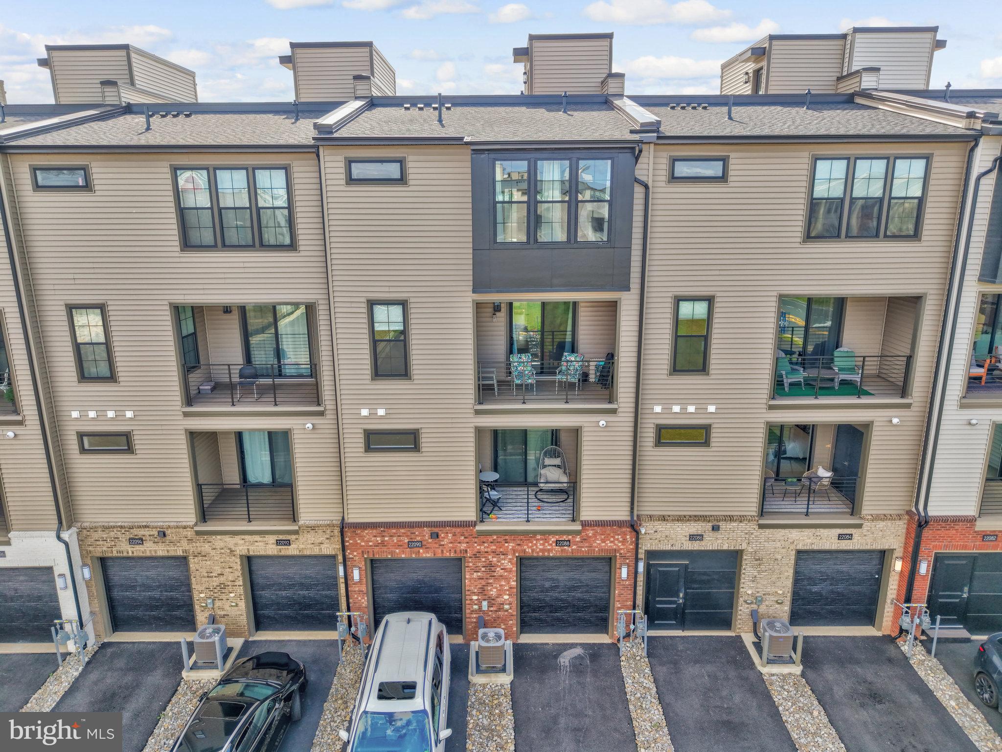 METRO WALK AT MOOREFIELD STATION - Residential