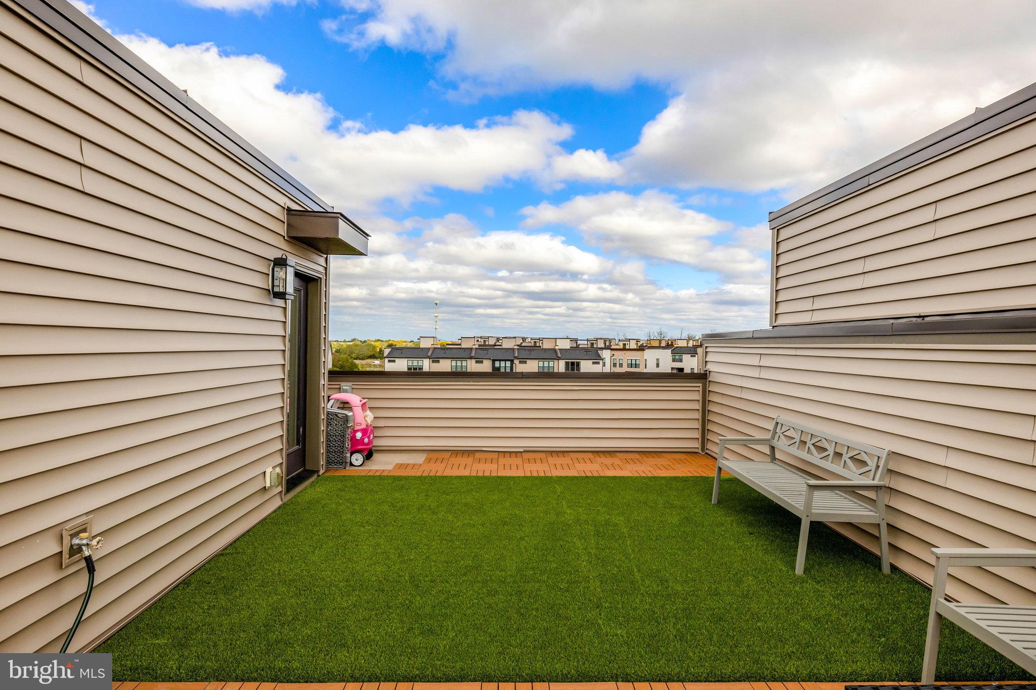 METRO WALK AT MOOREFIELD STATION - Residential