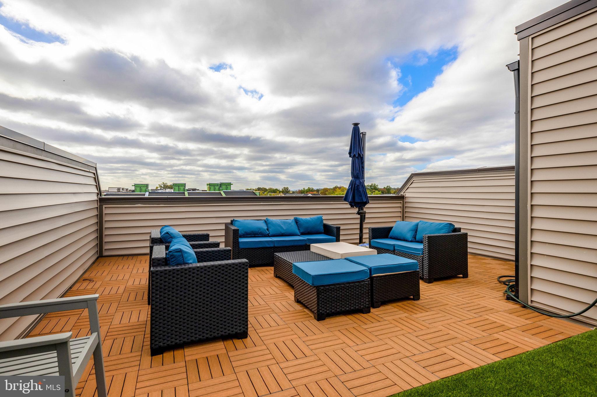 METRO WALK AT MOOREFIELD STATION - Residential