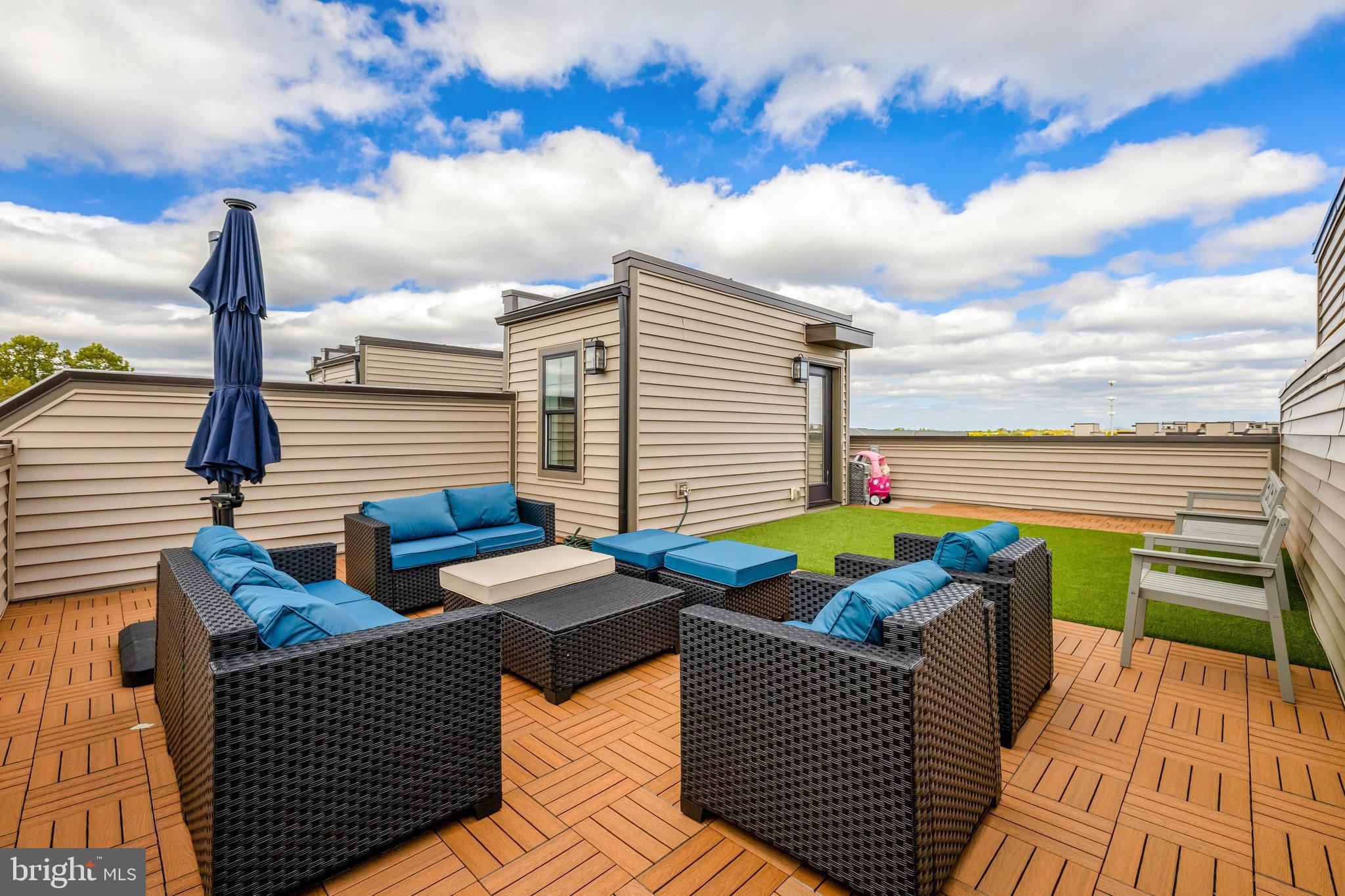 METRO WALK AT MOOREFIELD STATION - Residential