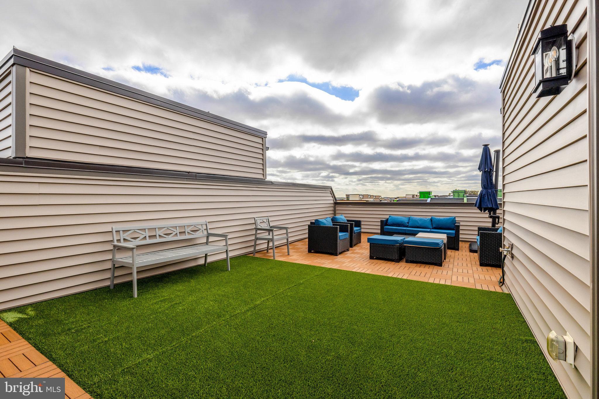 METRO WALK AT MOOREFIELD STATION - Residential