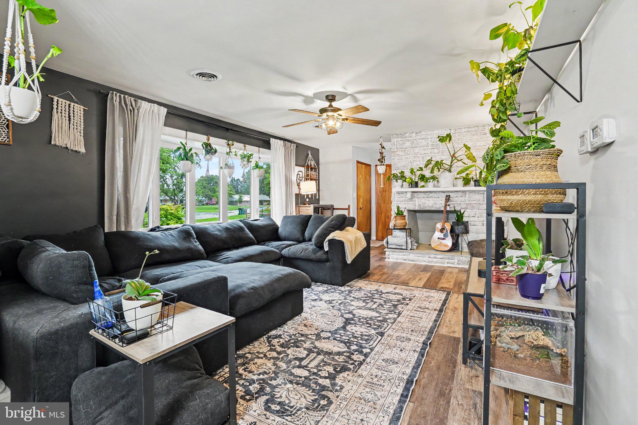 1029 LAUREL DRIVE