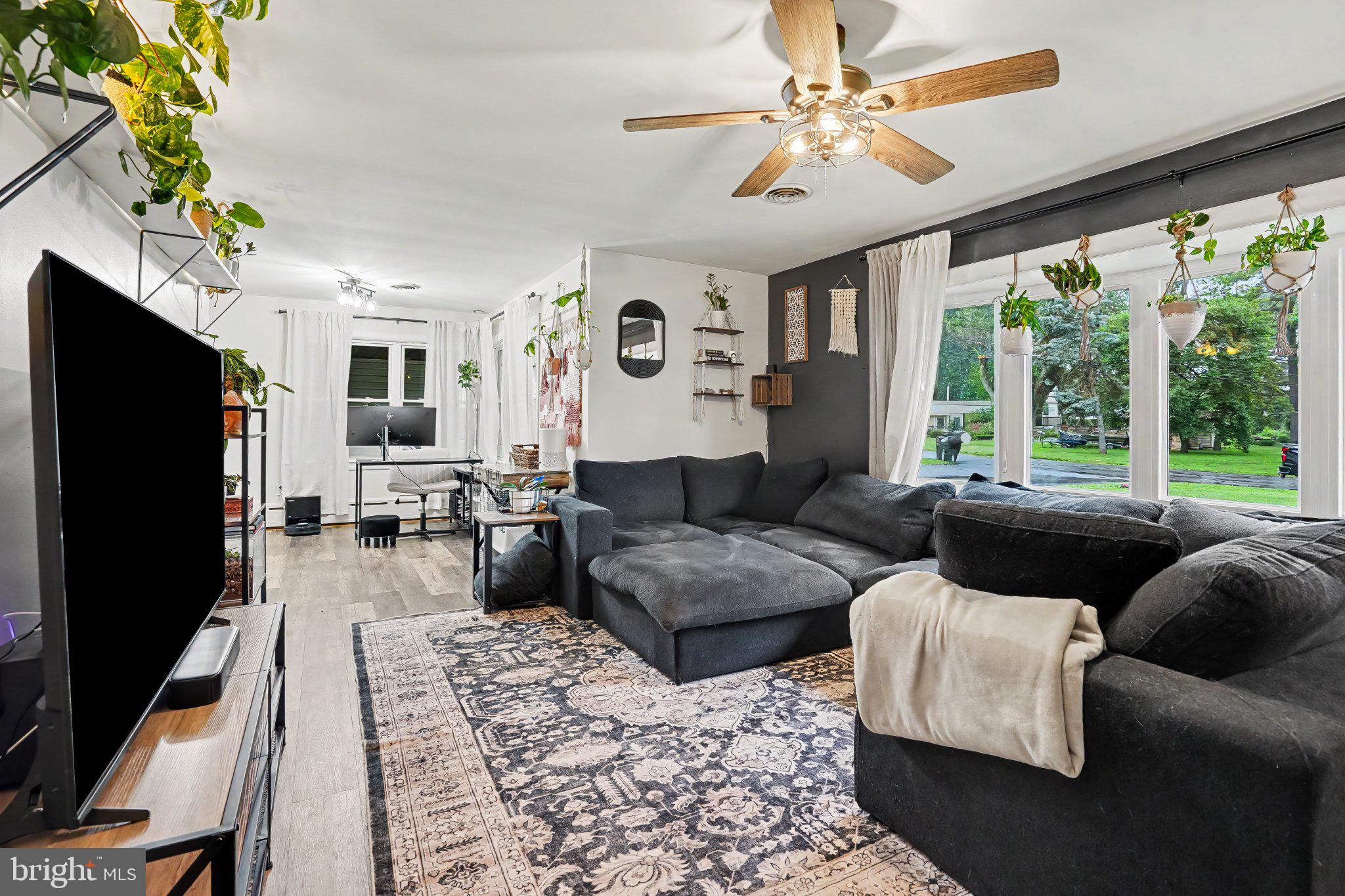 1029 LAUREL DRIVE