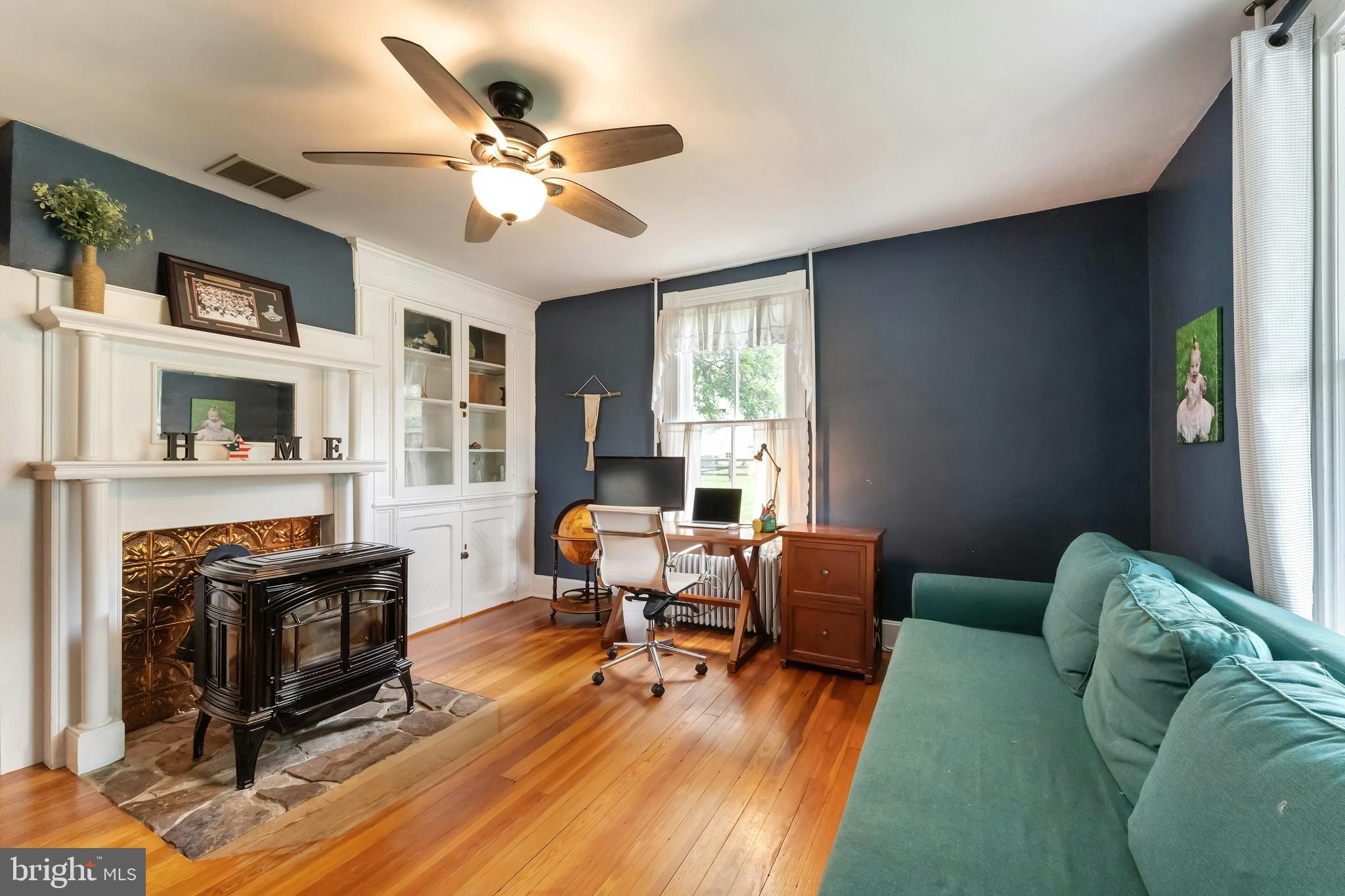 ROUND HILL - Residential