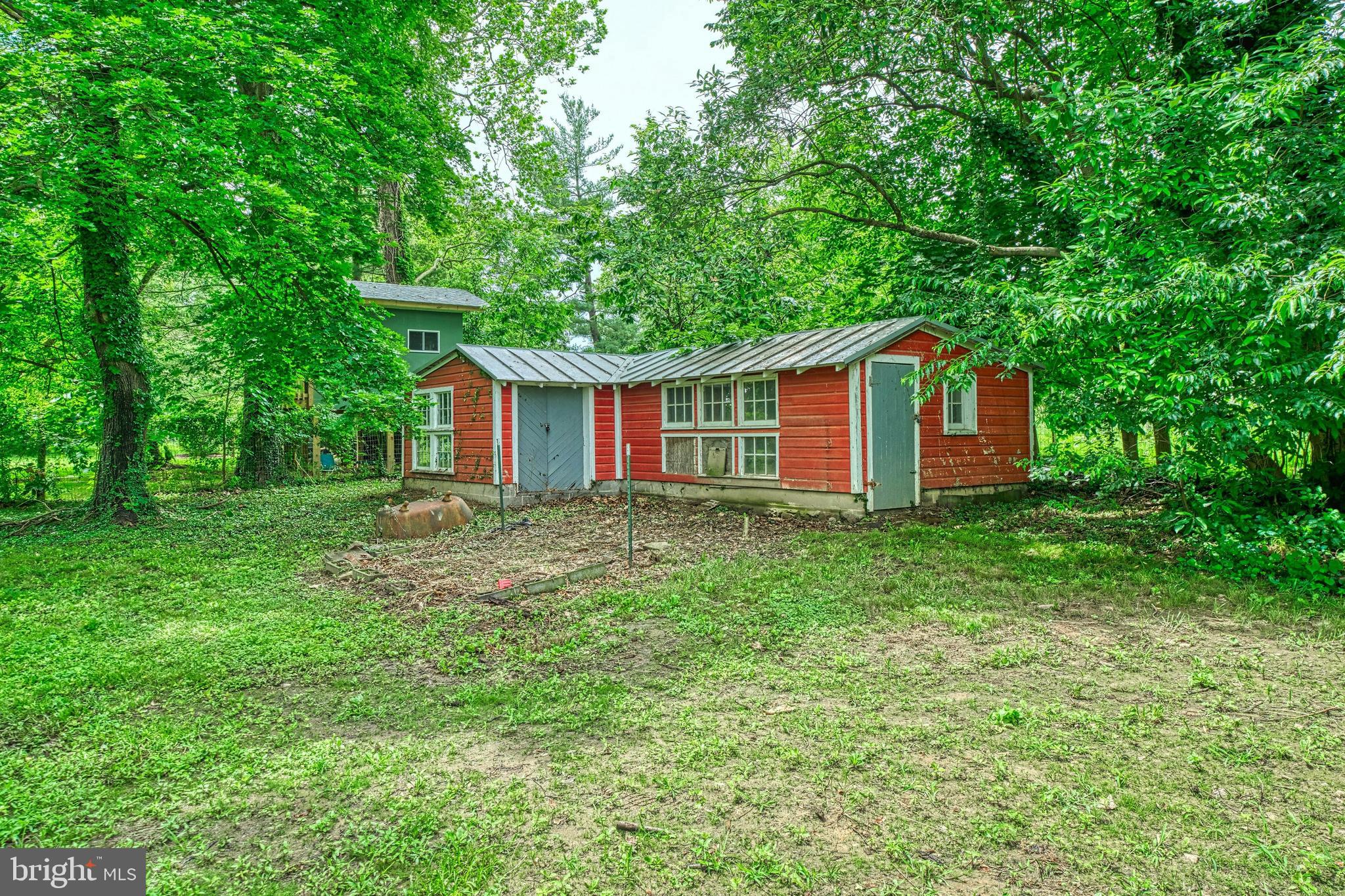 ROUND HILL - Residential